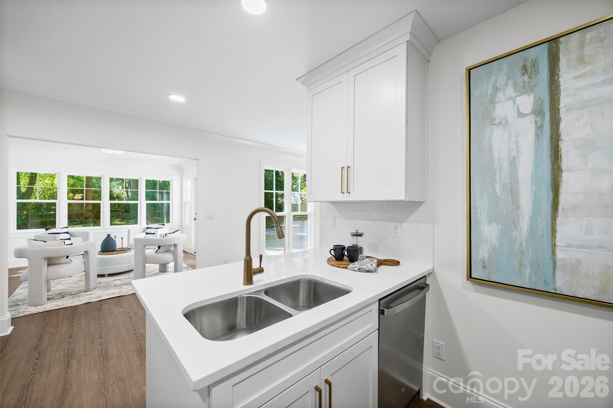 5318 Apple Blossom Court Property Photo 6
