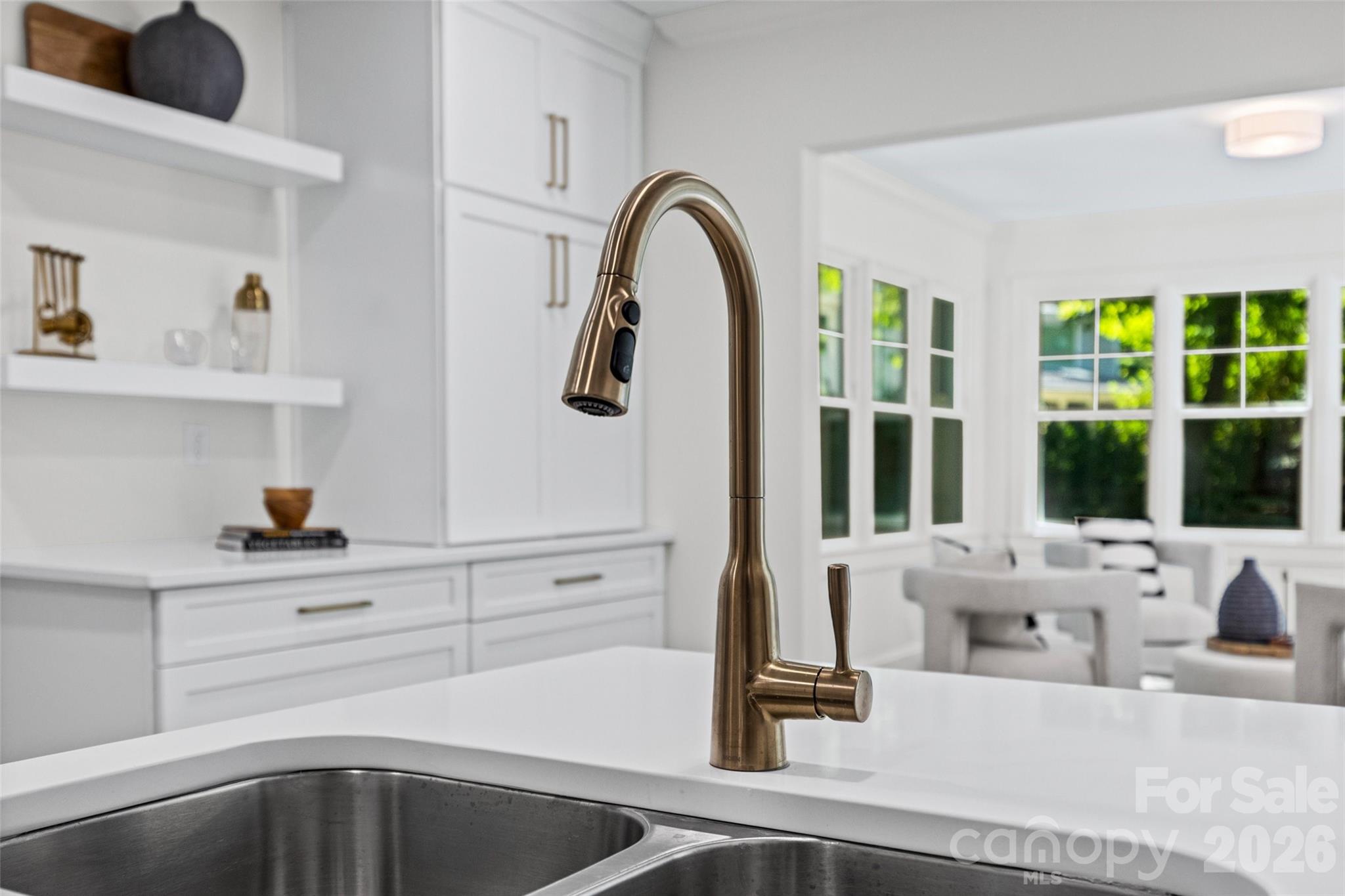 5318 Apple Blossom Court Property Photo 8