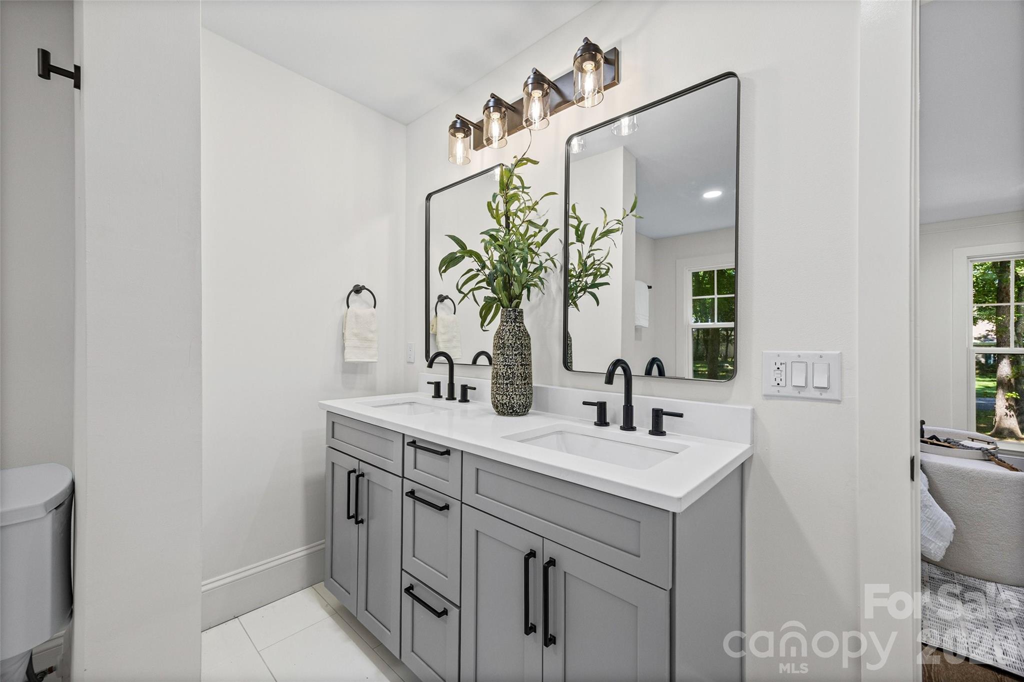 5318 Apple Blossom Court Property Photo 18