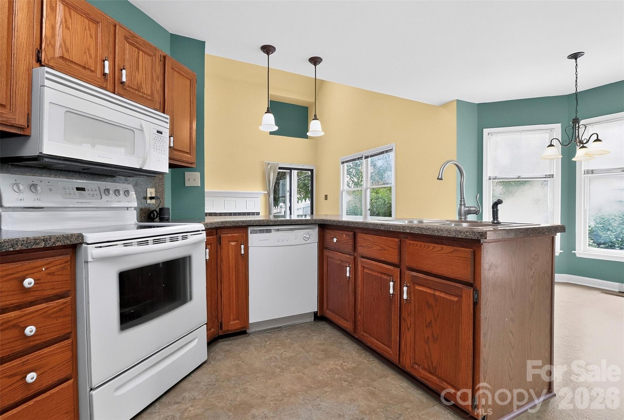 10316 Johns Towne Drive Property Photo 5