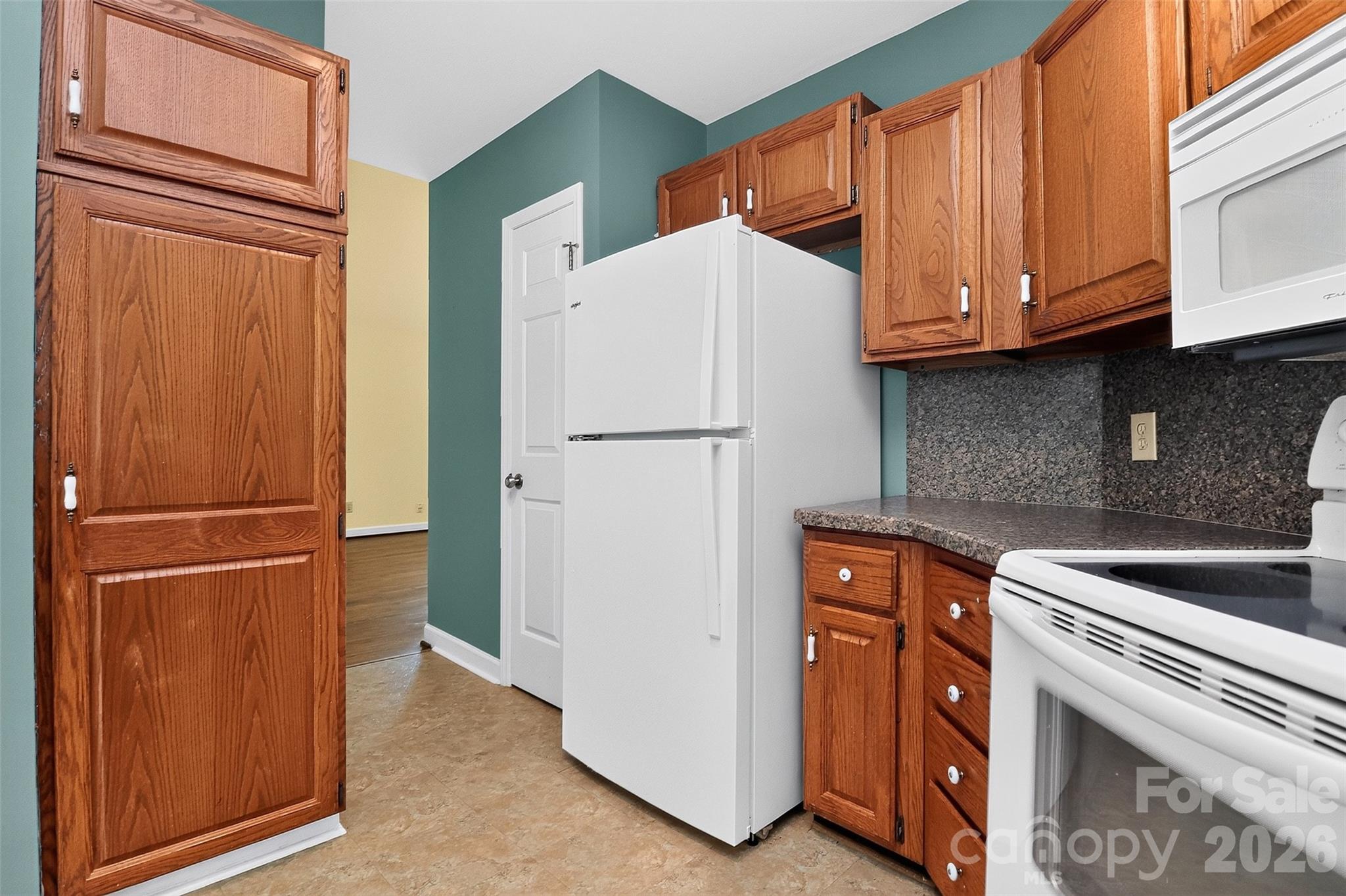 10316 Johns Towne Drive Property Photo 6
