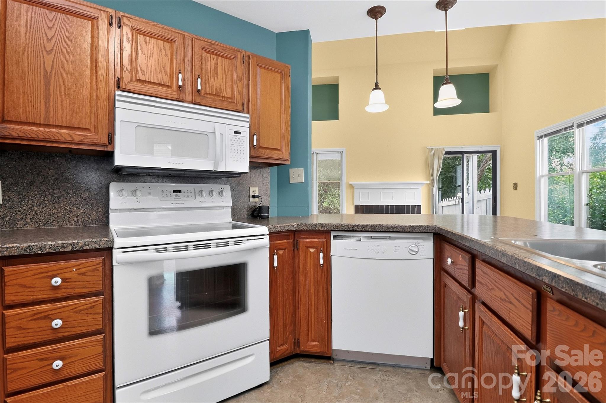 10316 Johns Towne Drive Property Photo 7