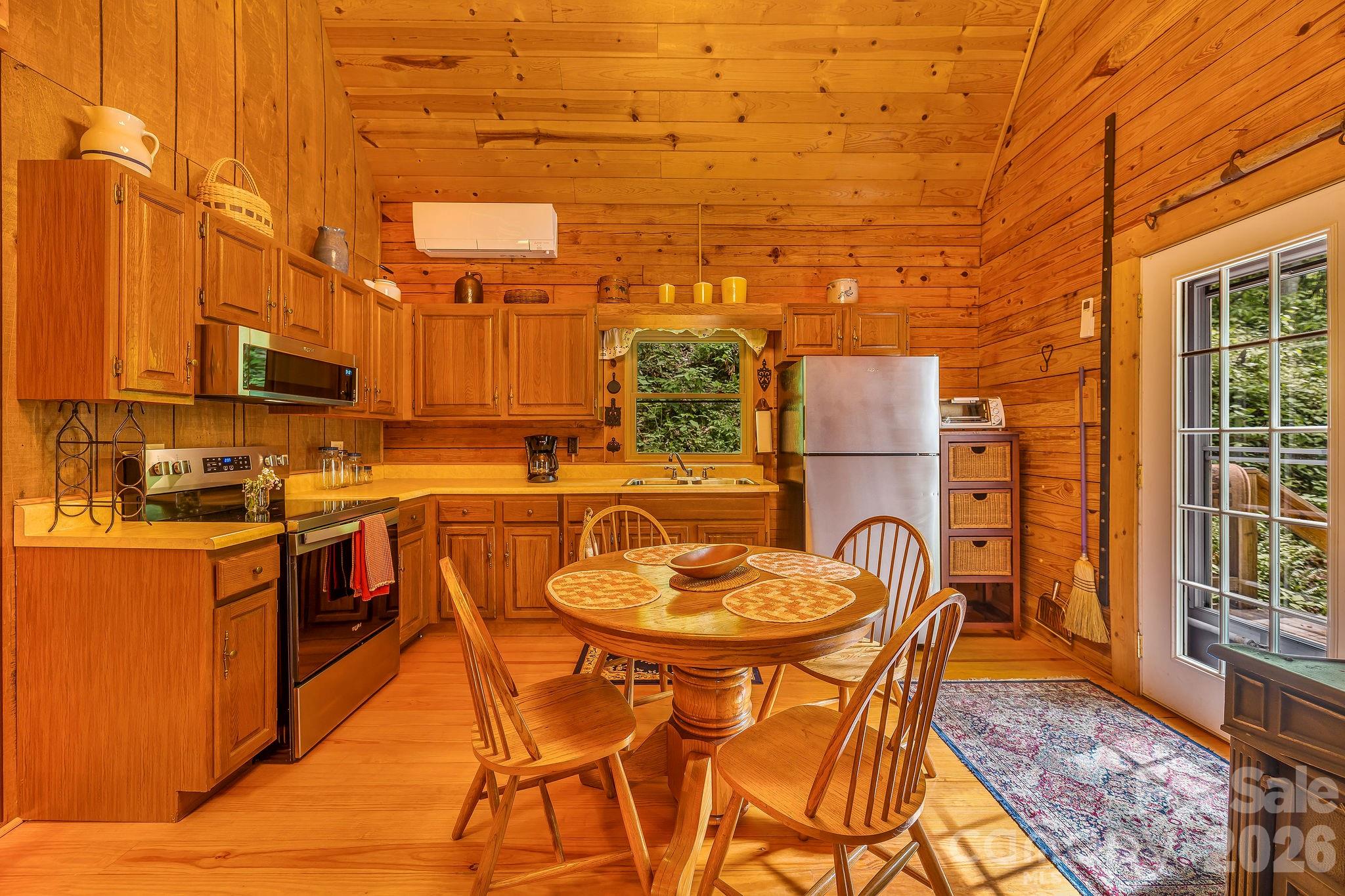 51 Spruce Street Property Photo 4