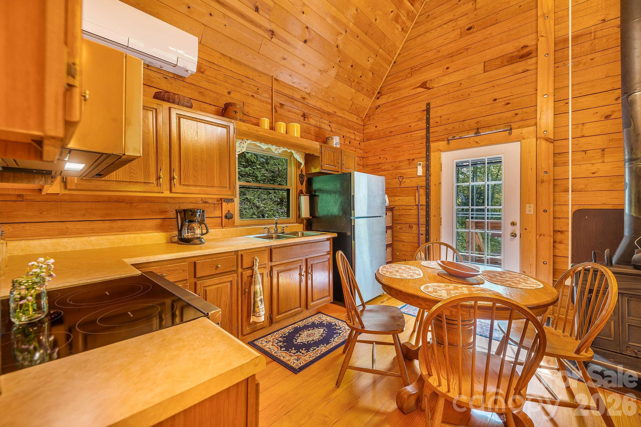 51 Spruce Street Property Photo 13