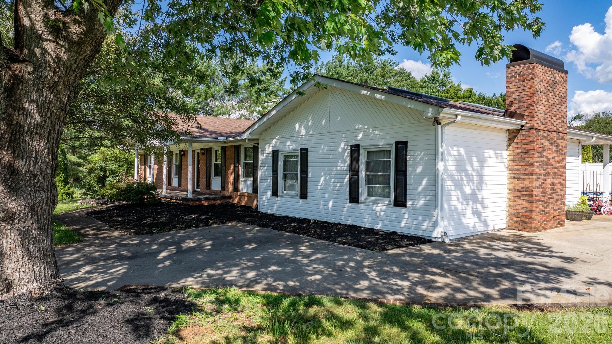 2596 Sweetbriar Circle Property Photo 27