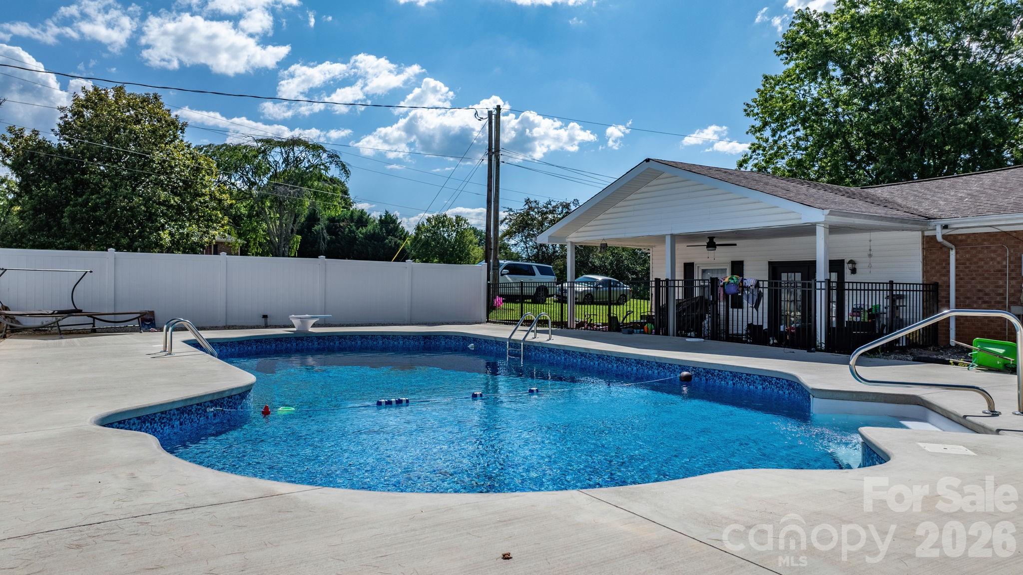 2596 Sweetbriar Circle Property Photo 31