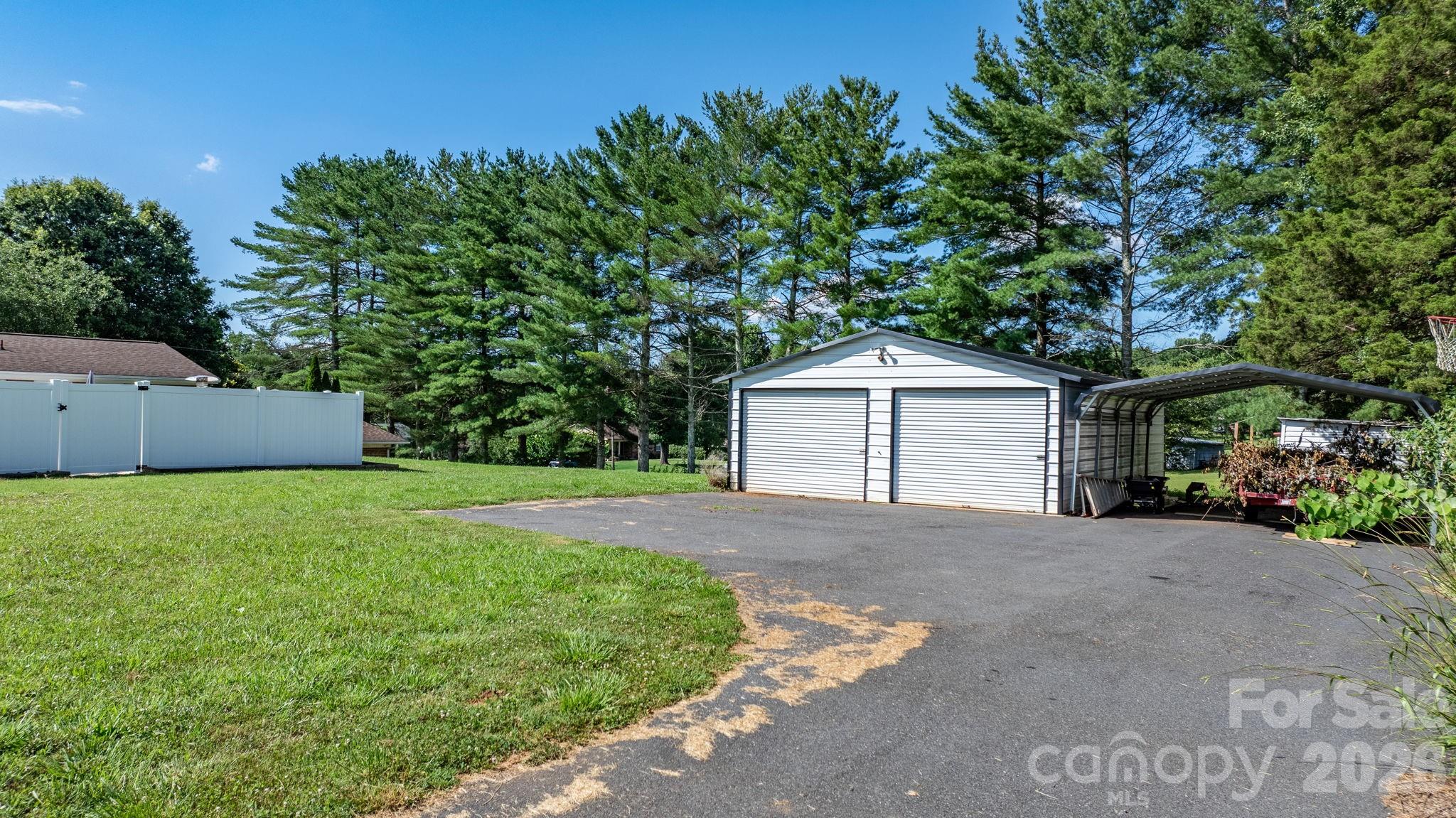2596 Sweetbriar Circle Property Photo 39