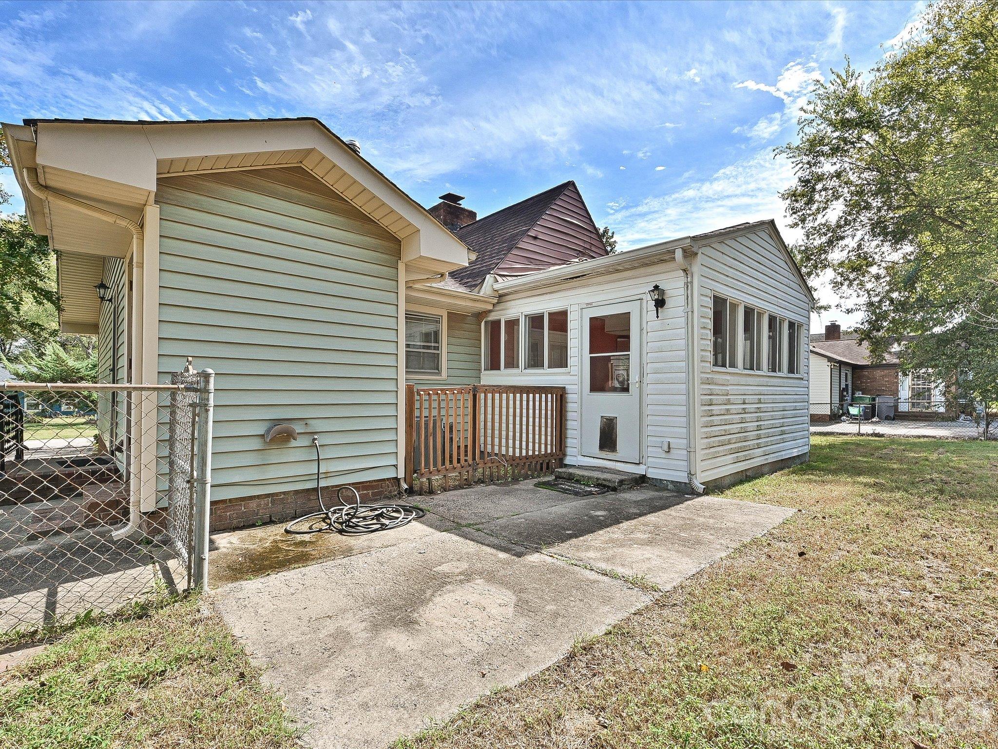 7422 Bradgate Road Property Photo 2