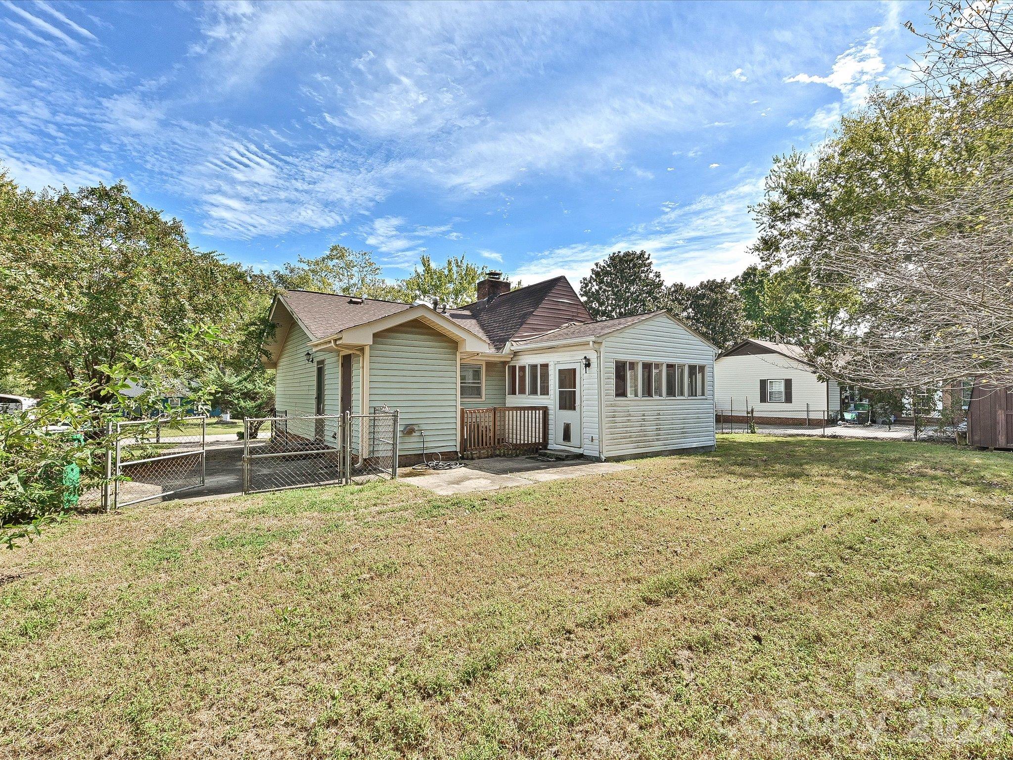 7422 Bradgate Road Property Photo 4