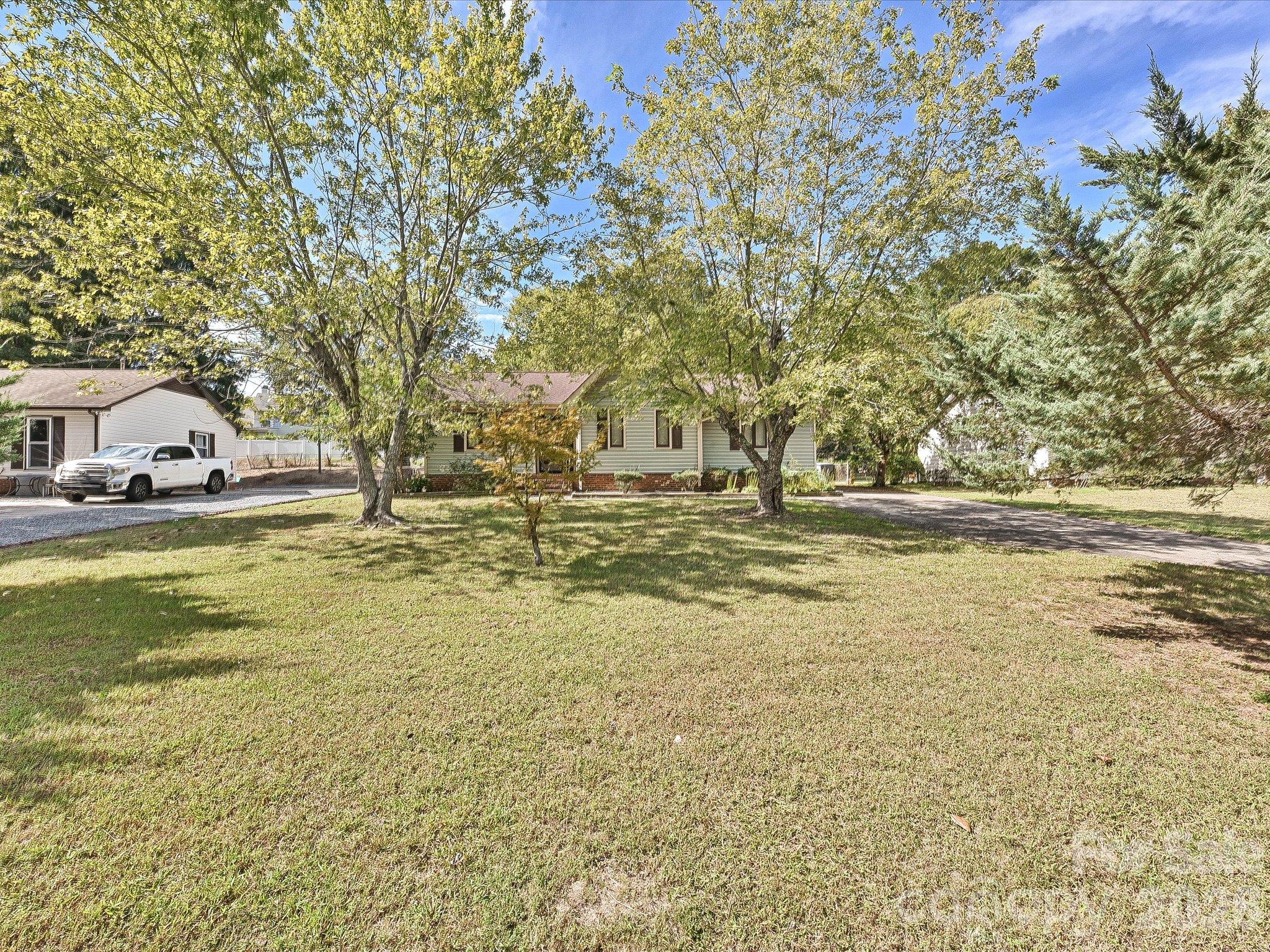 7422 Bradgate Road Property Photo 30