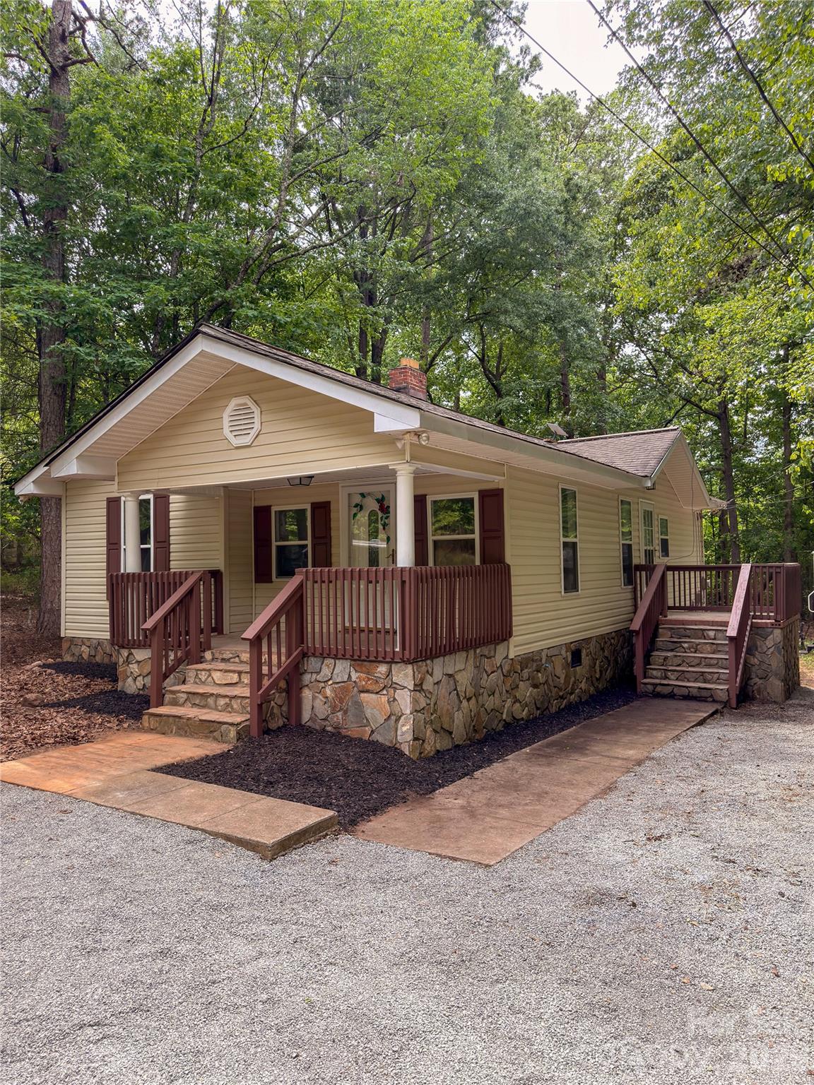 3910 Oakwood Circle Property Photo 1