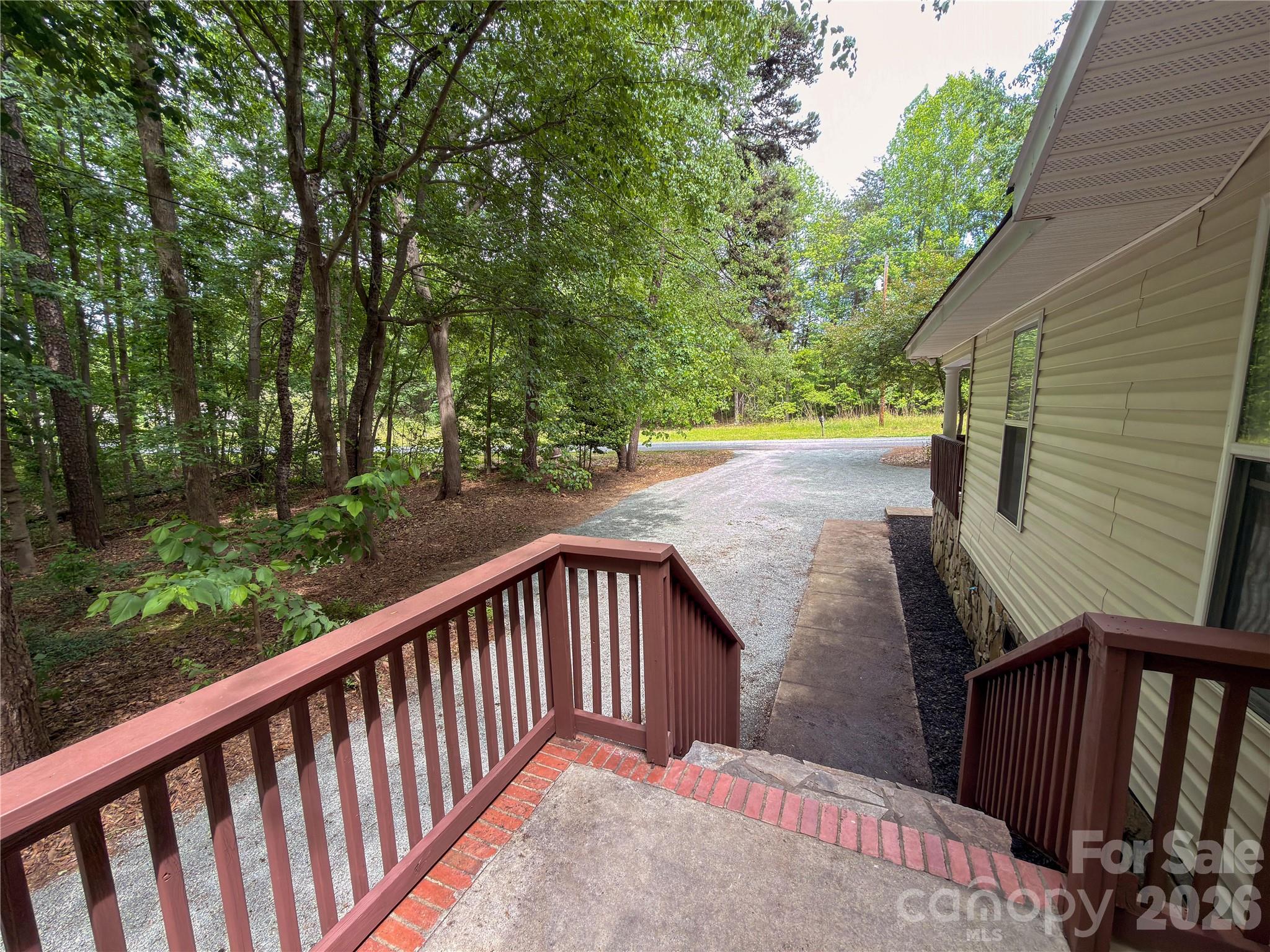 3910 Oakwood Circle Property Photo 7