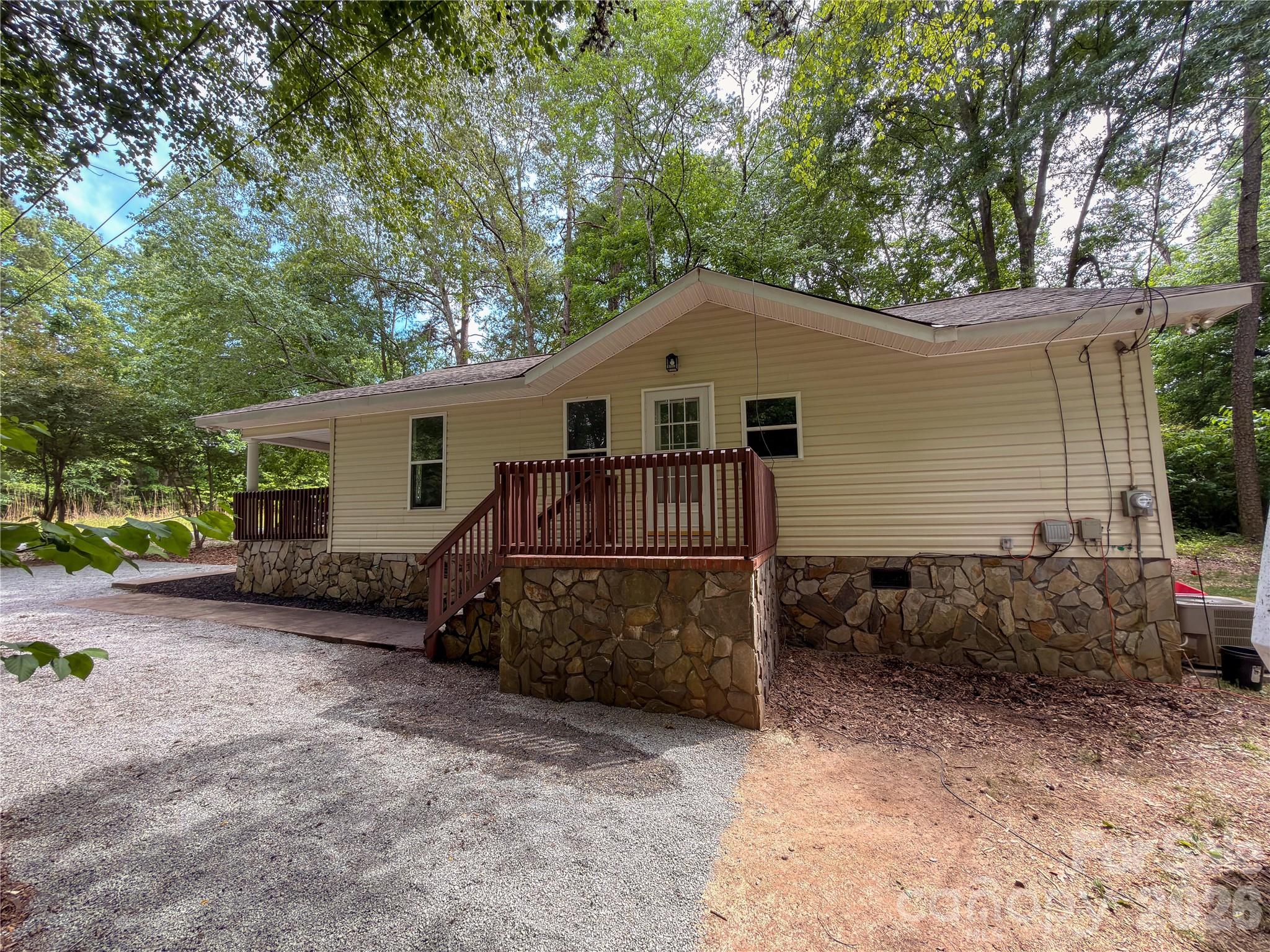3910 Oakwood Circle Property Photo 8