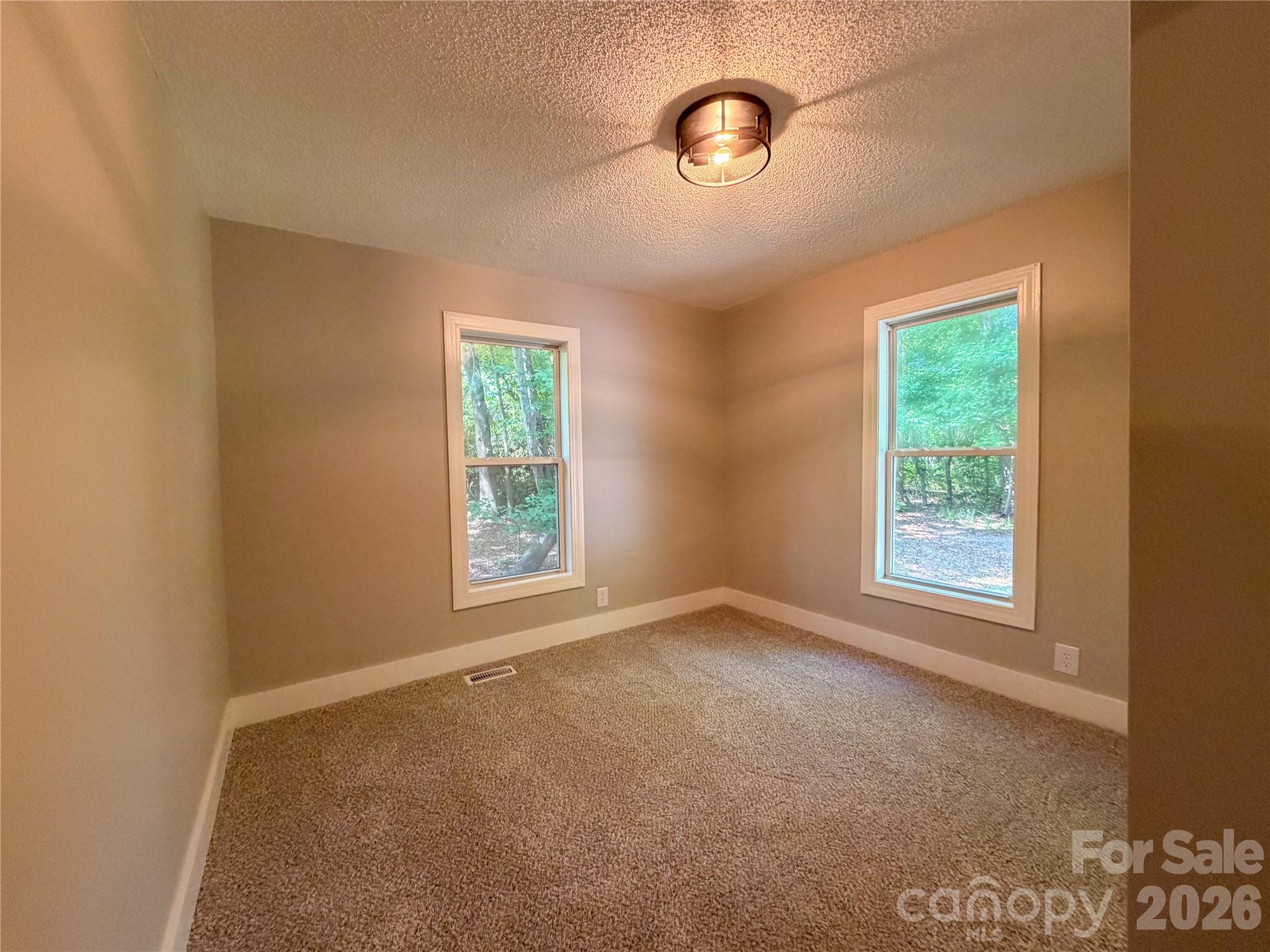 3910 Oakwood Circle Property Photo 13