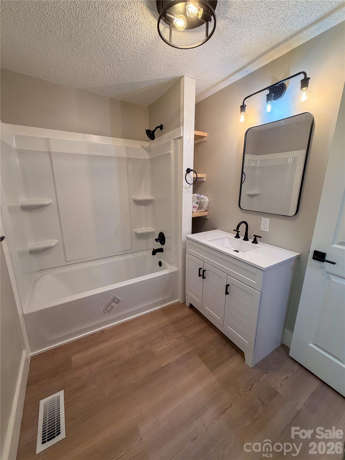 3910 Oakwood Circle Property Photo 15