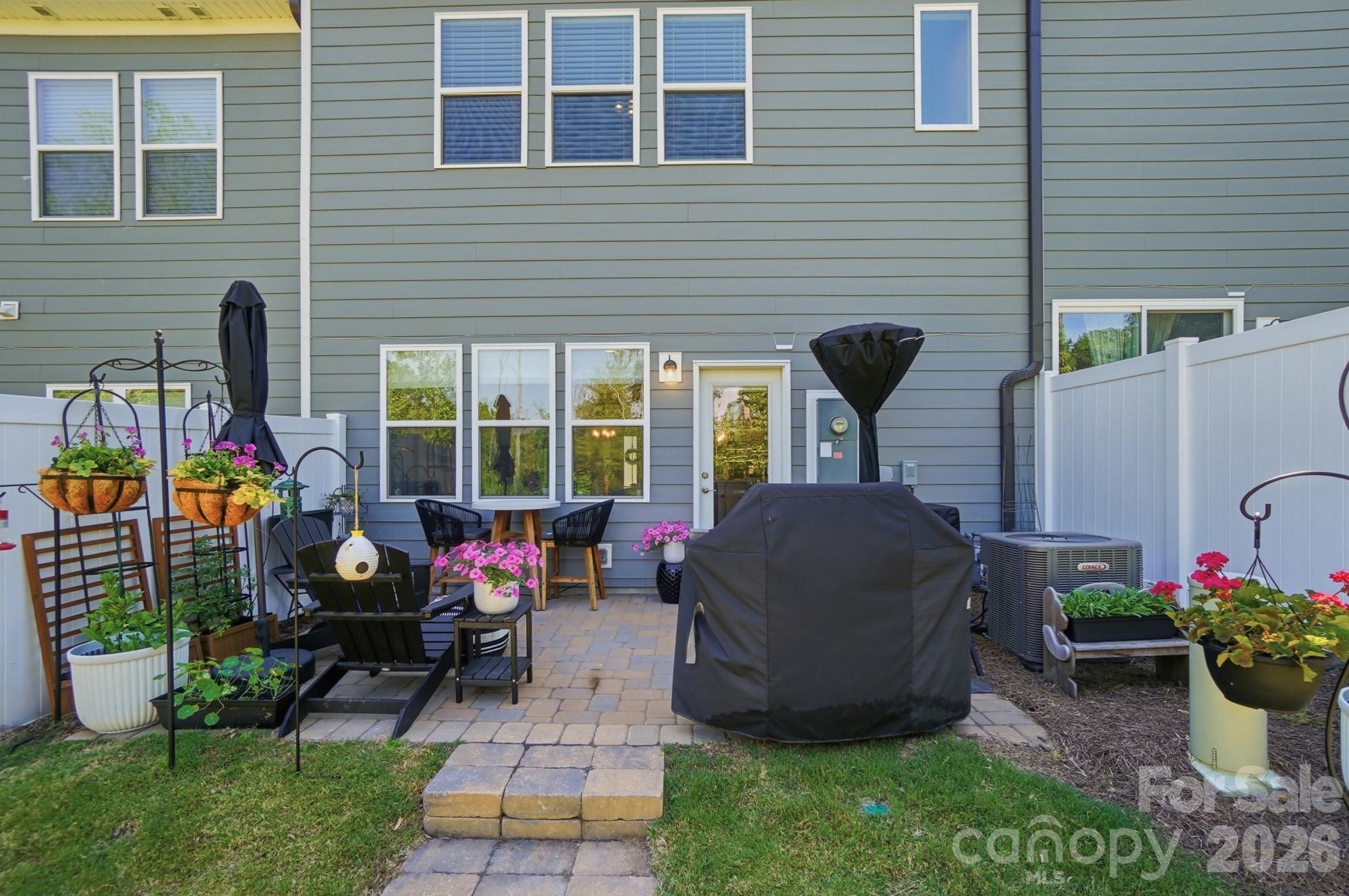 537 Madison Falls Court Property Photo 46