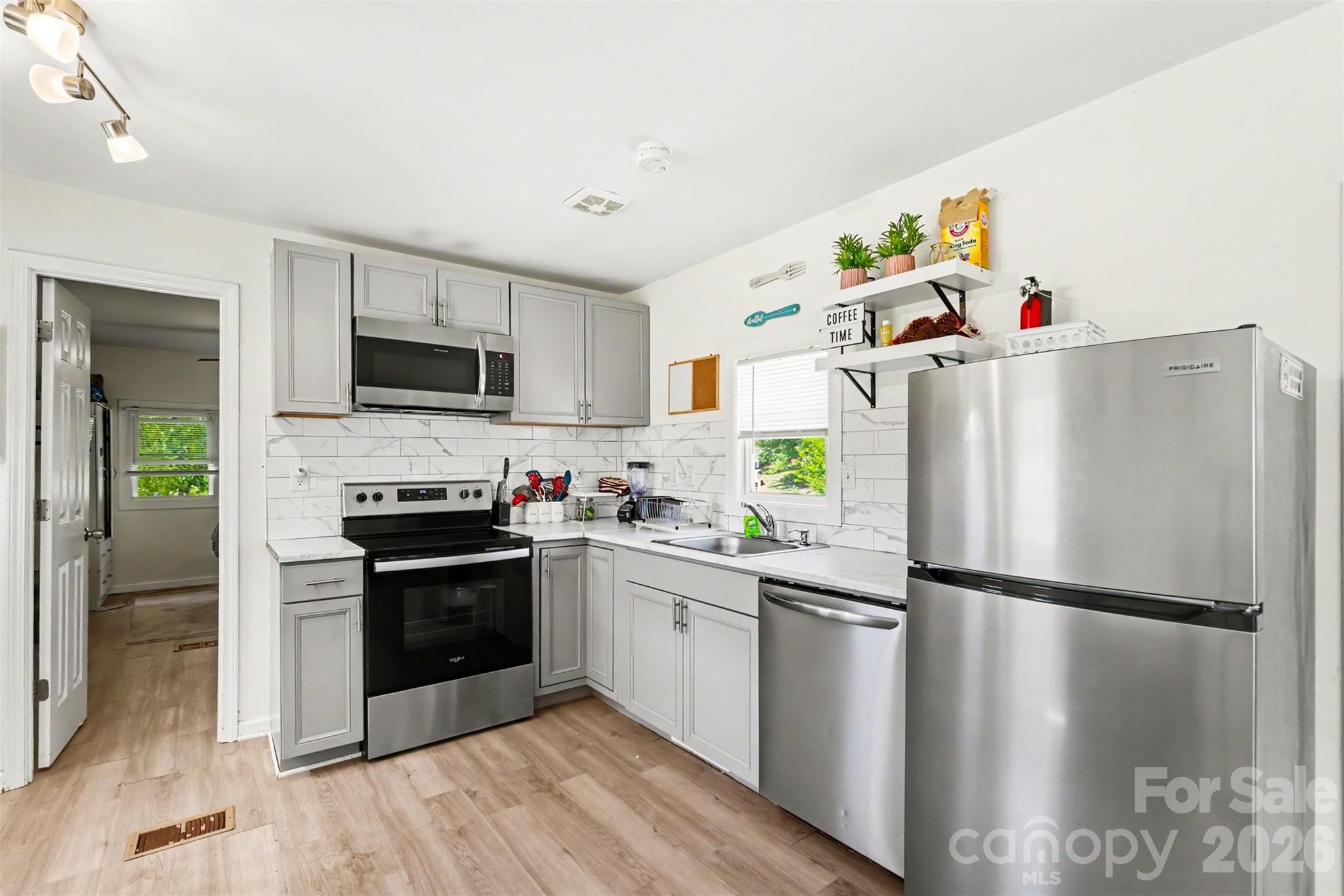 9937 Harwood Lane Property Photo 1