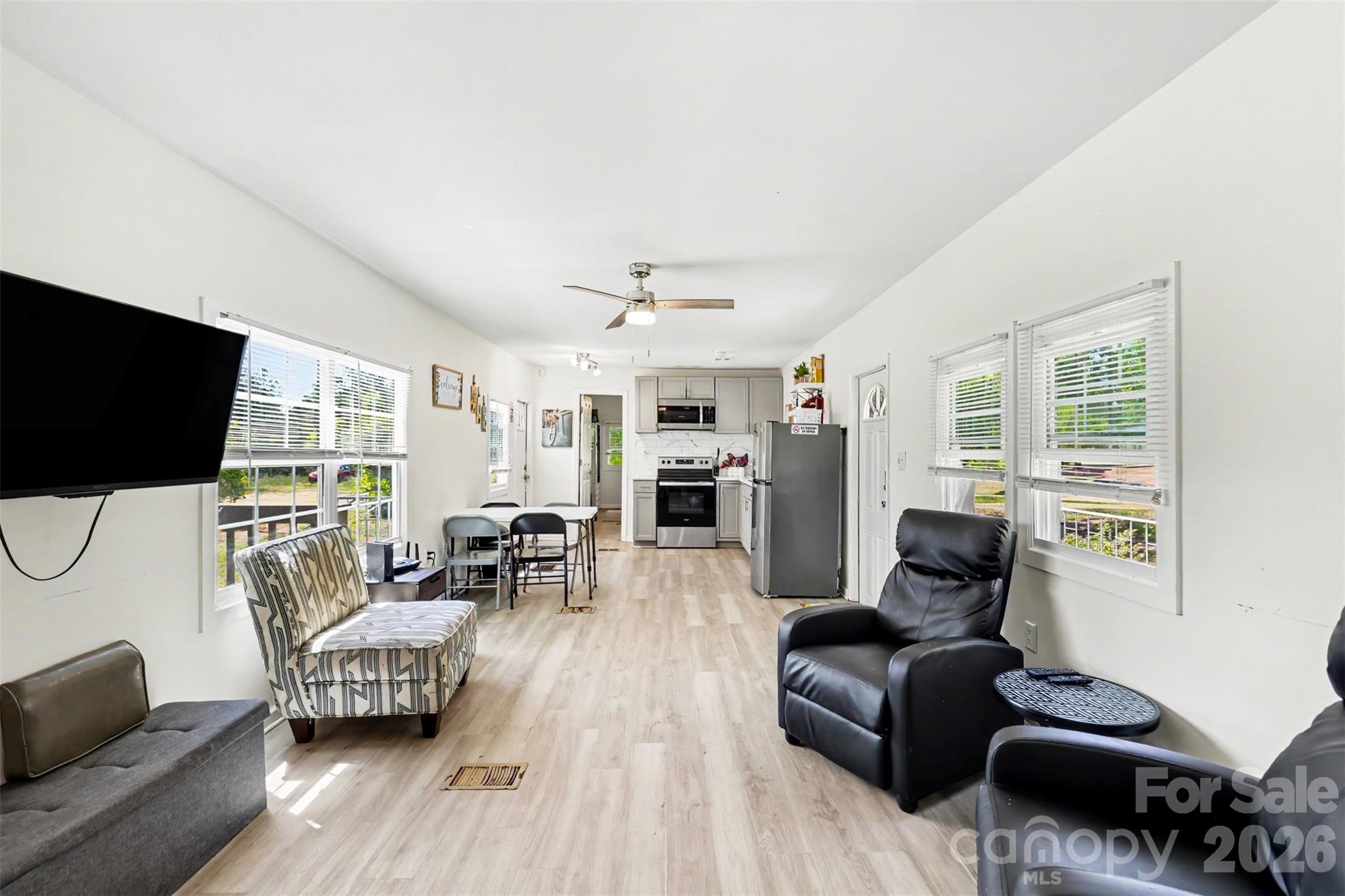 9937 Harwood Lane Property Photo 7