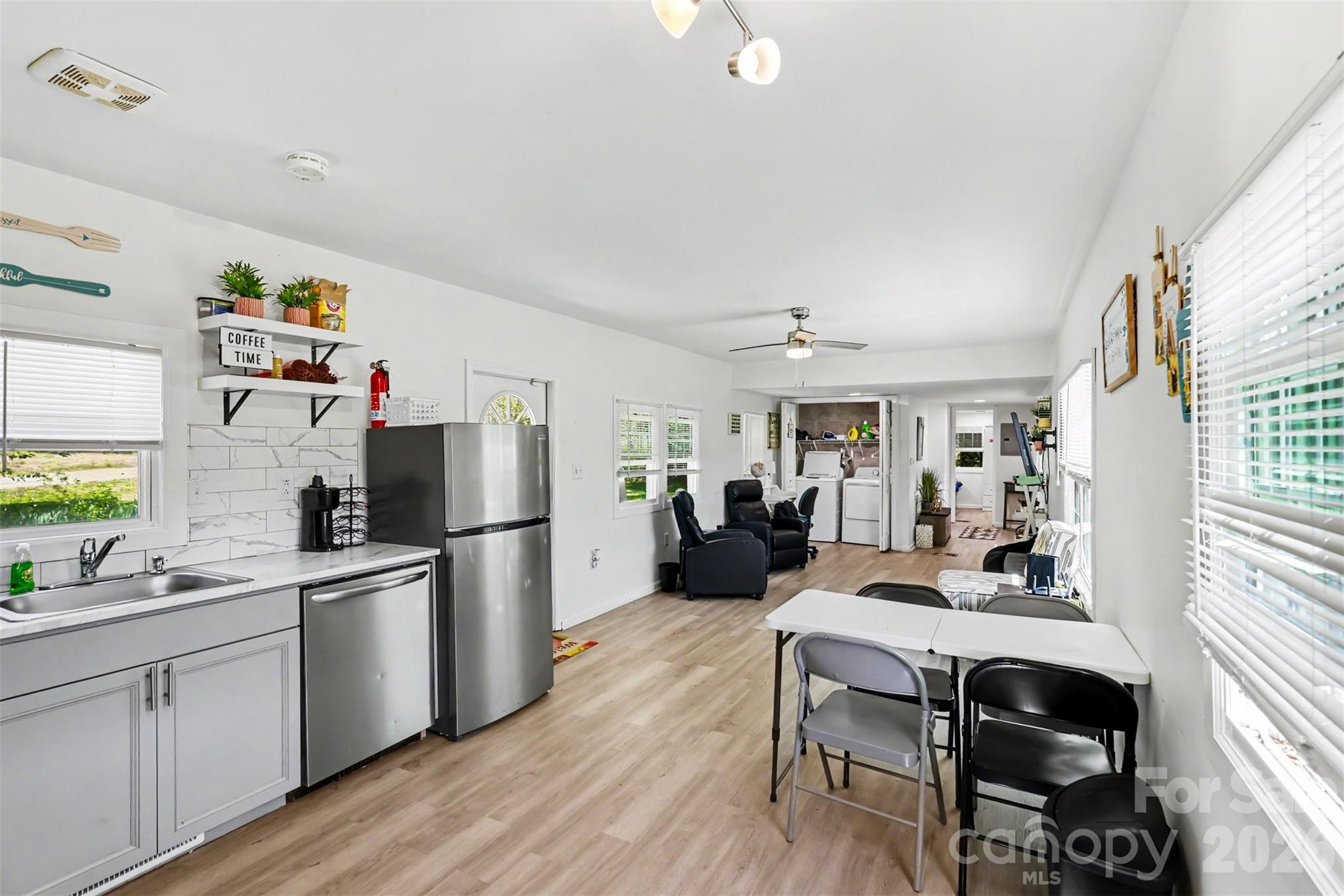 9937 Harwood Lane Property Photo 8