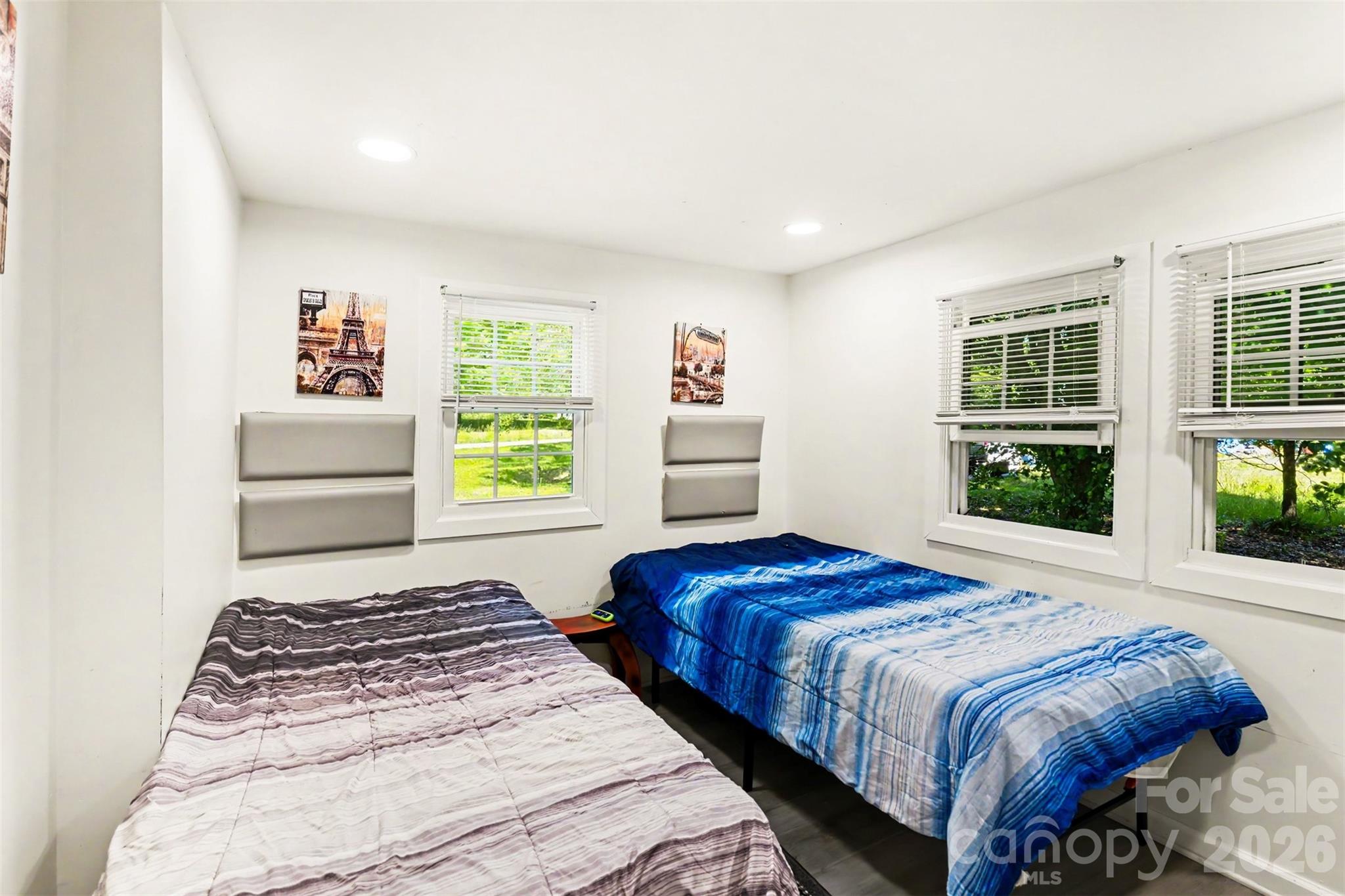 9937 Harwood Lane Property Photo 11