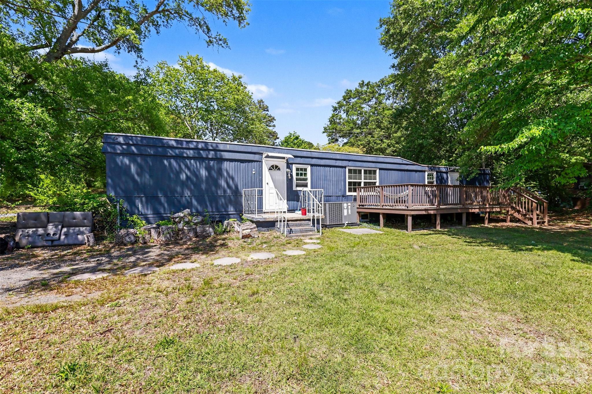 9937 Harwood Lane Property Photo 18