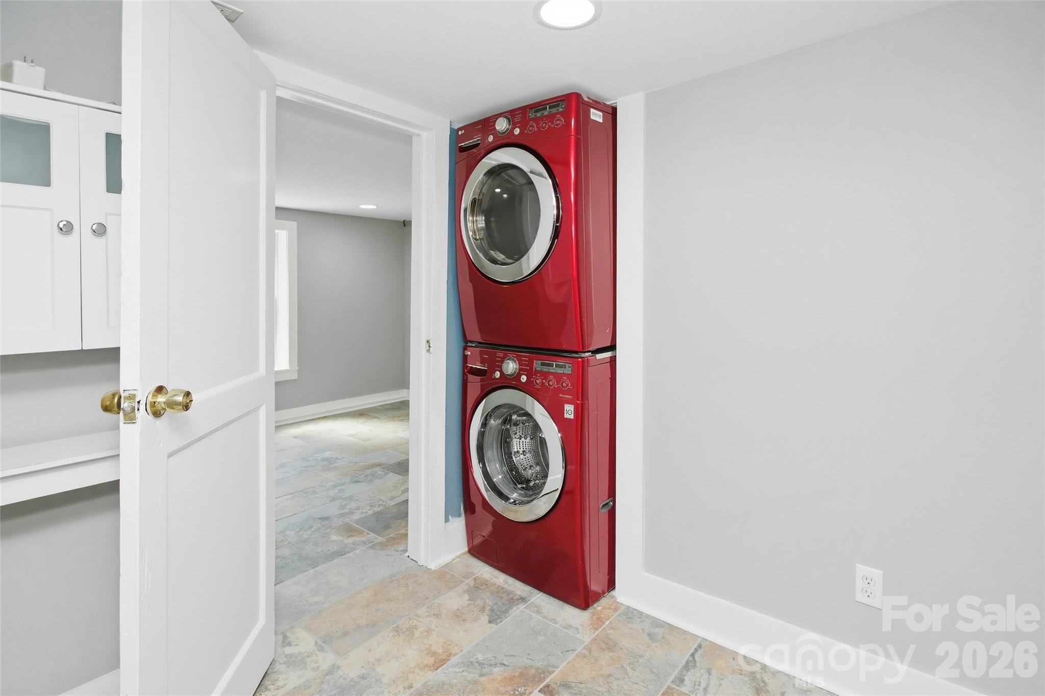 70 Cedar Street Property Photo 28