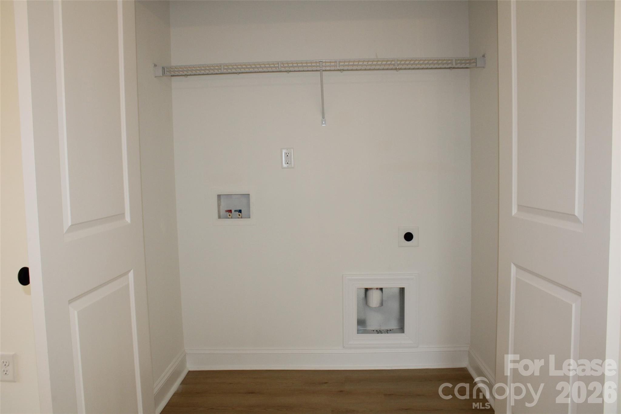 574 W Park Avenue B Property Photo 7