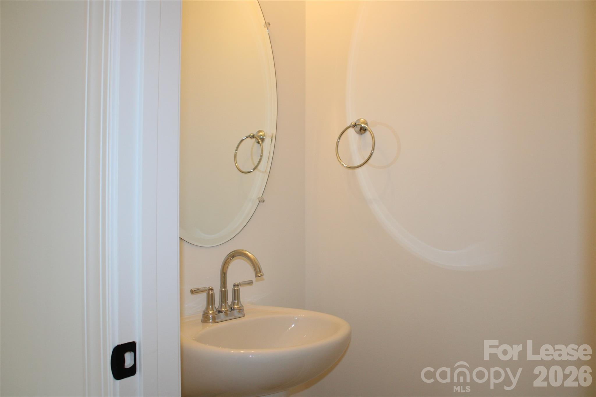 574 W Park Avenue B Property Photo 8