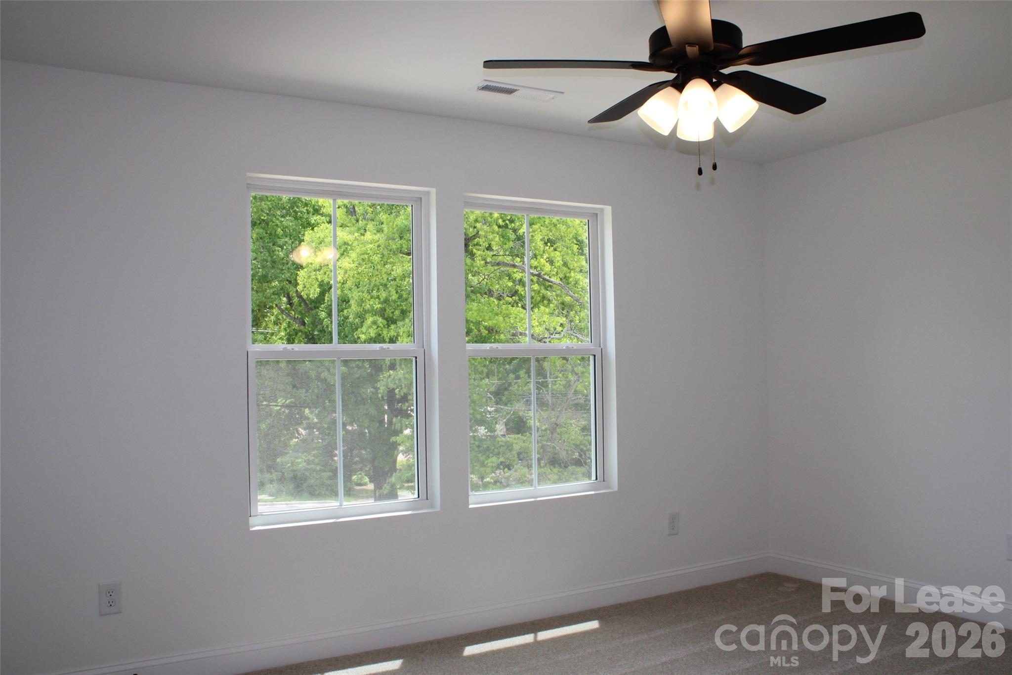 574 W Park Avenue B Property Photo 9