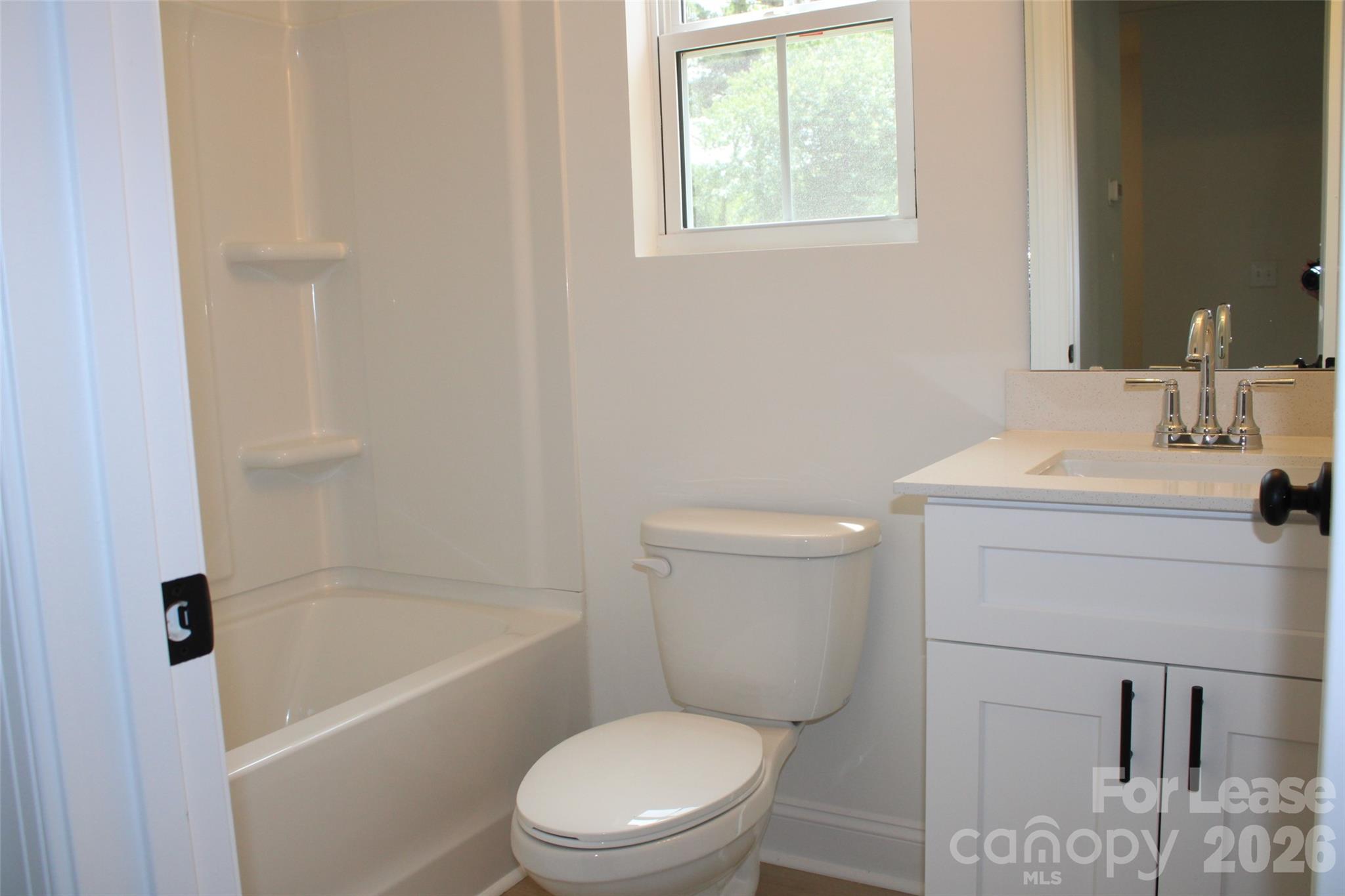 574 W Park Avenue B Property Photo 16