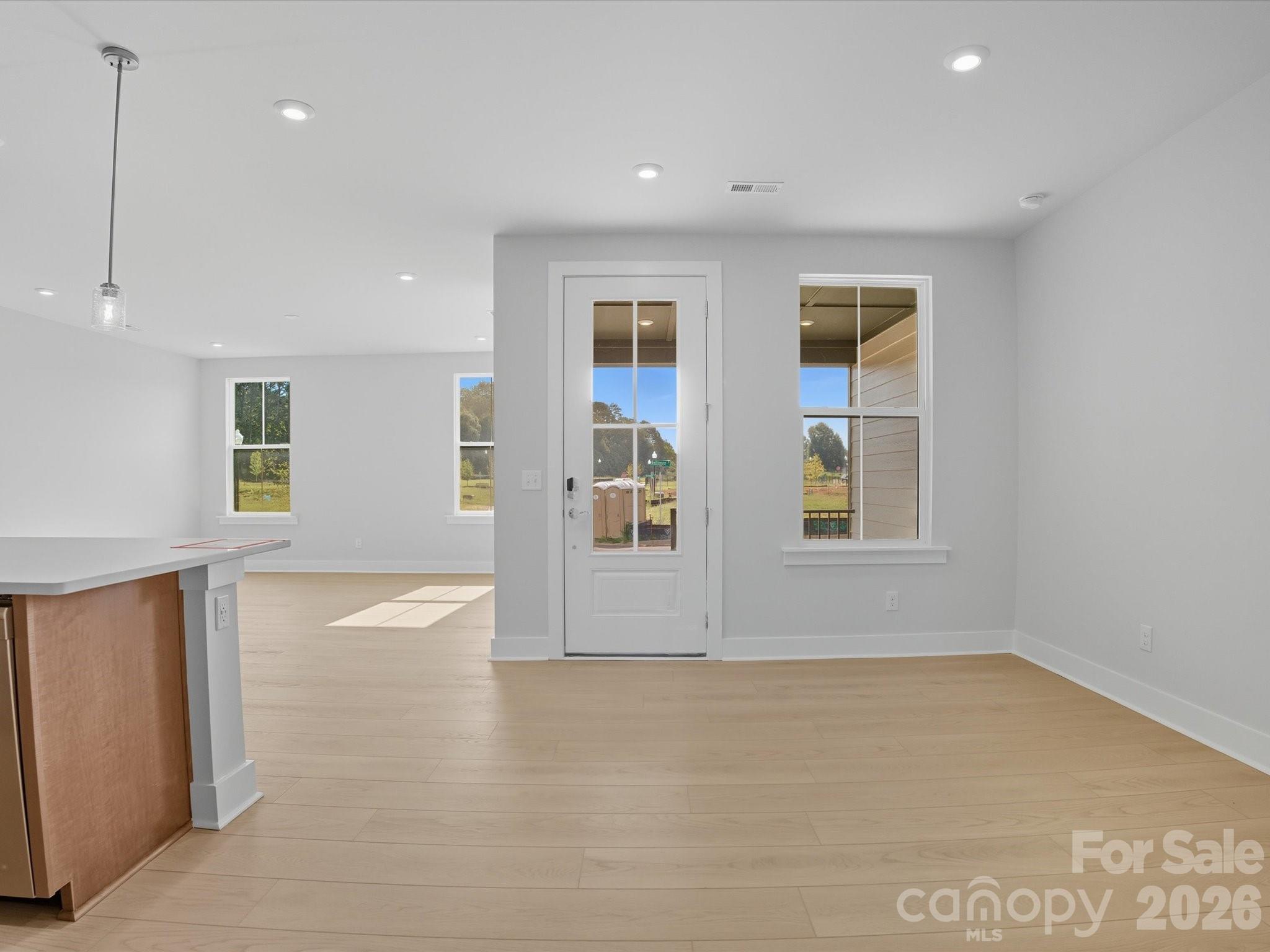 323 Ardmore Drive Property Photo 3