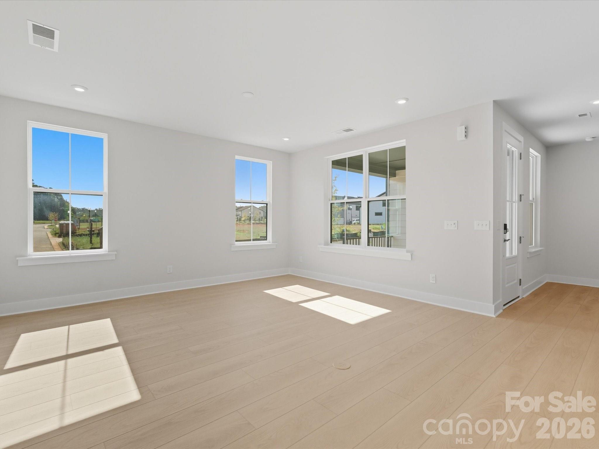 323 Ardmore Drive Property Photo 6