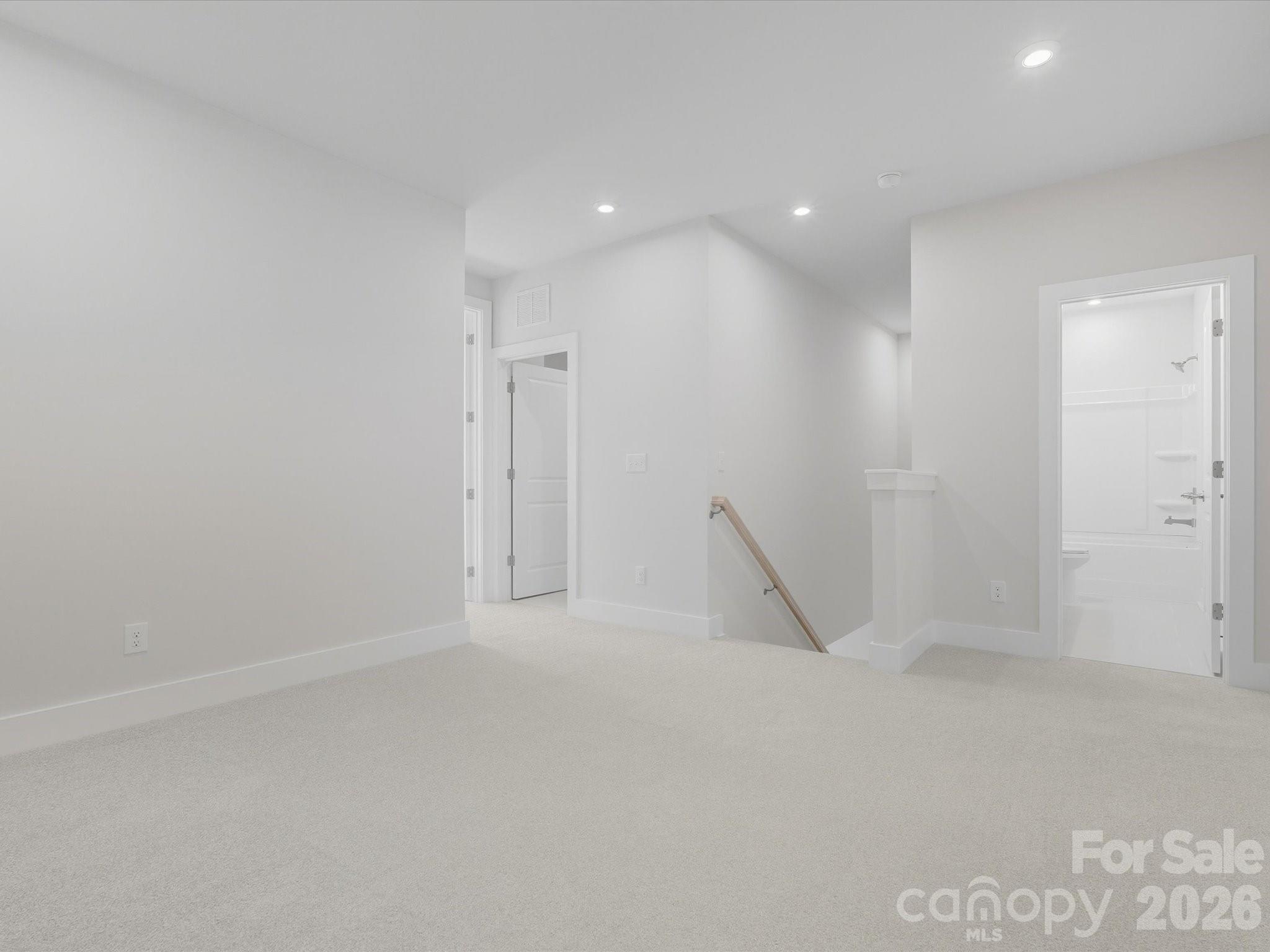 323 Ardmore Drive Property Photo 14