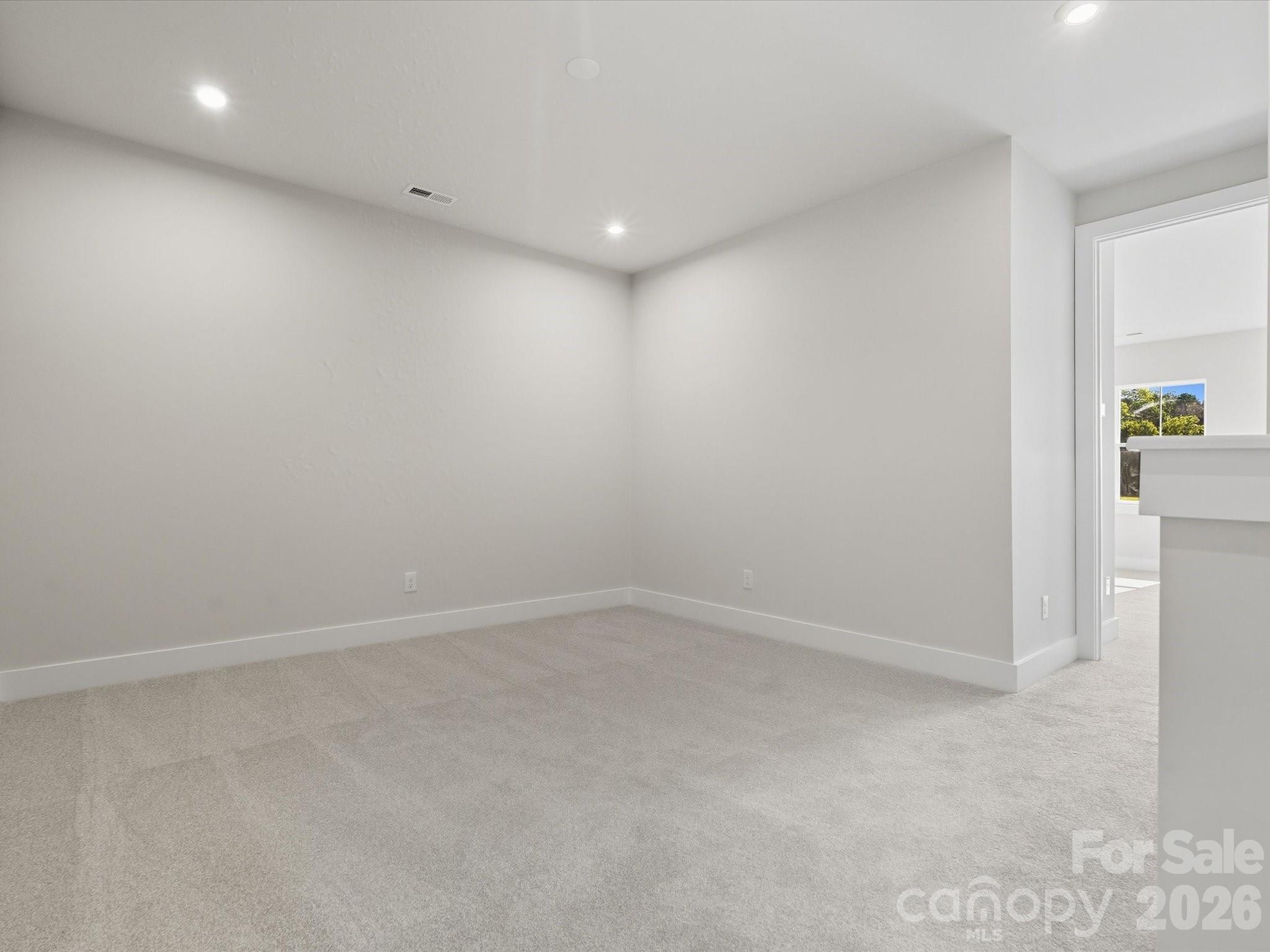 323 Ardmore Drive Property Photo 15
