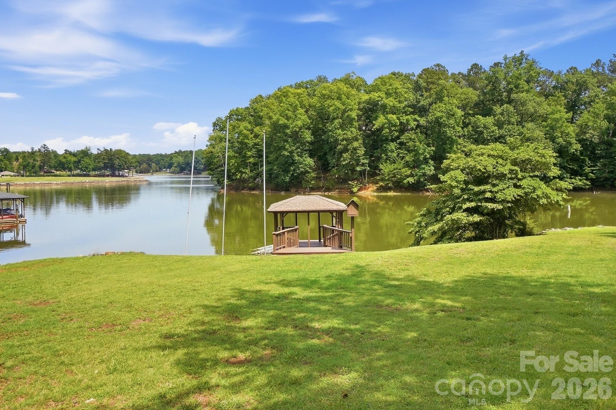 204 Bay Shore Drive Property Photo 1