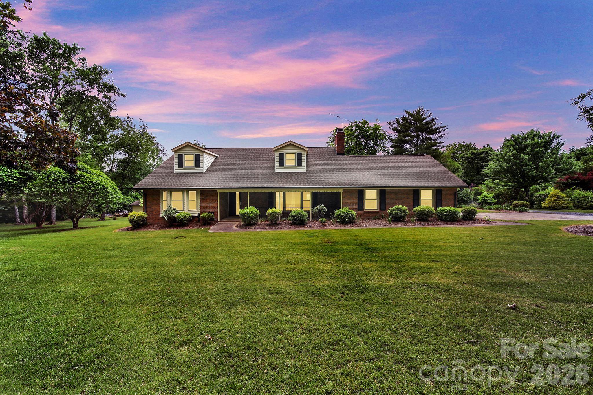 5913 Tom Query Road Property Photo 1