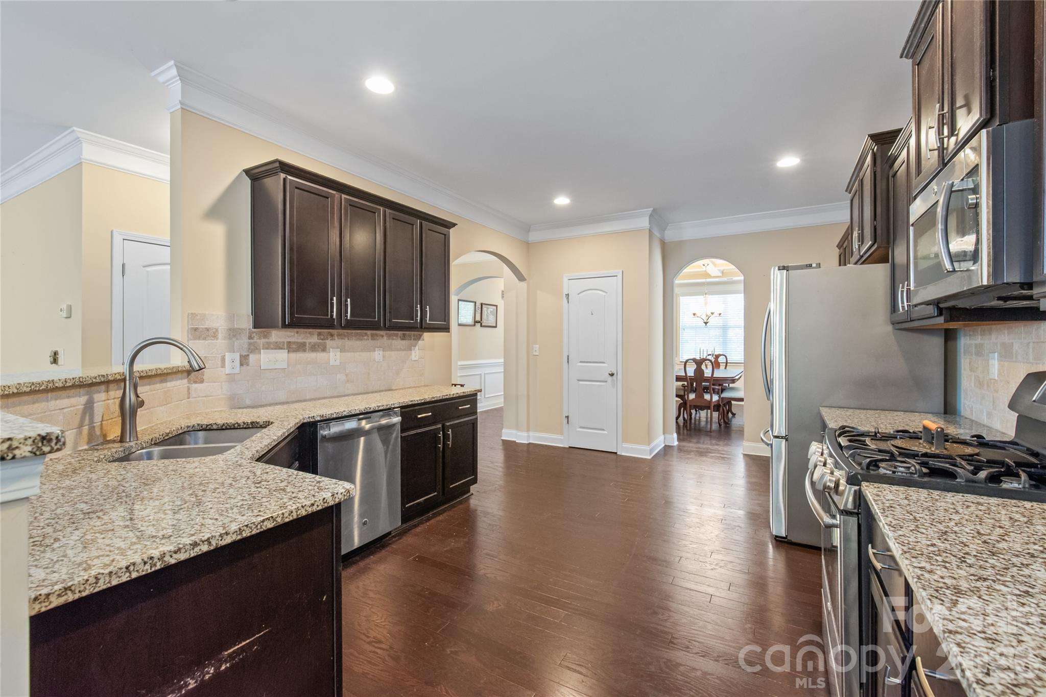 973 Autumn Glen Court Property Photo 6