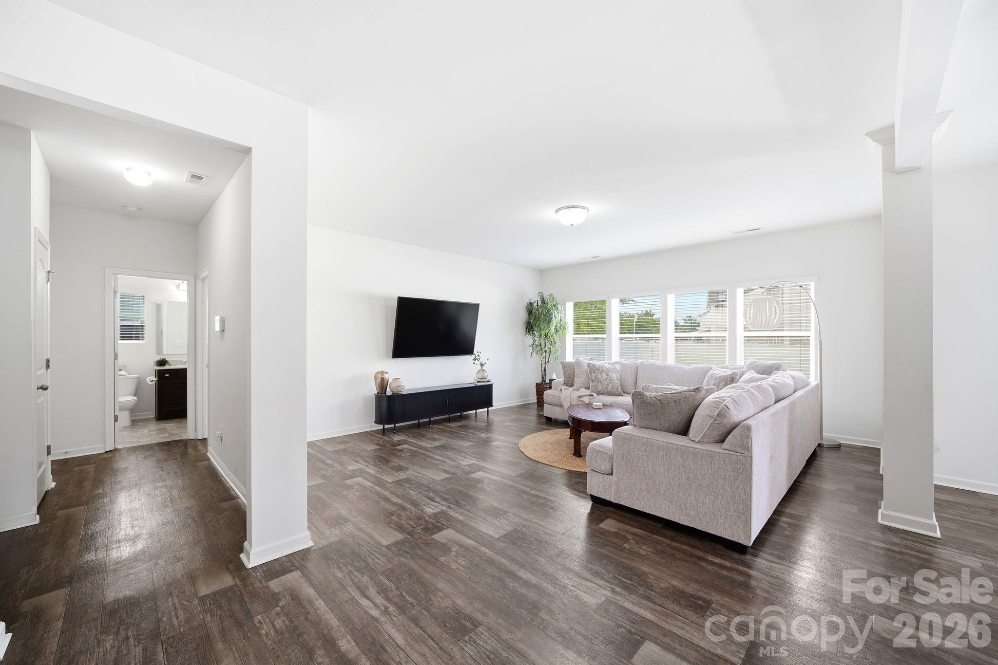 1249 Ettrick Avenue Property Photo 4
