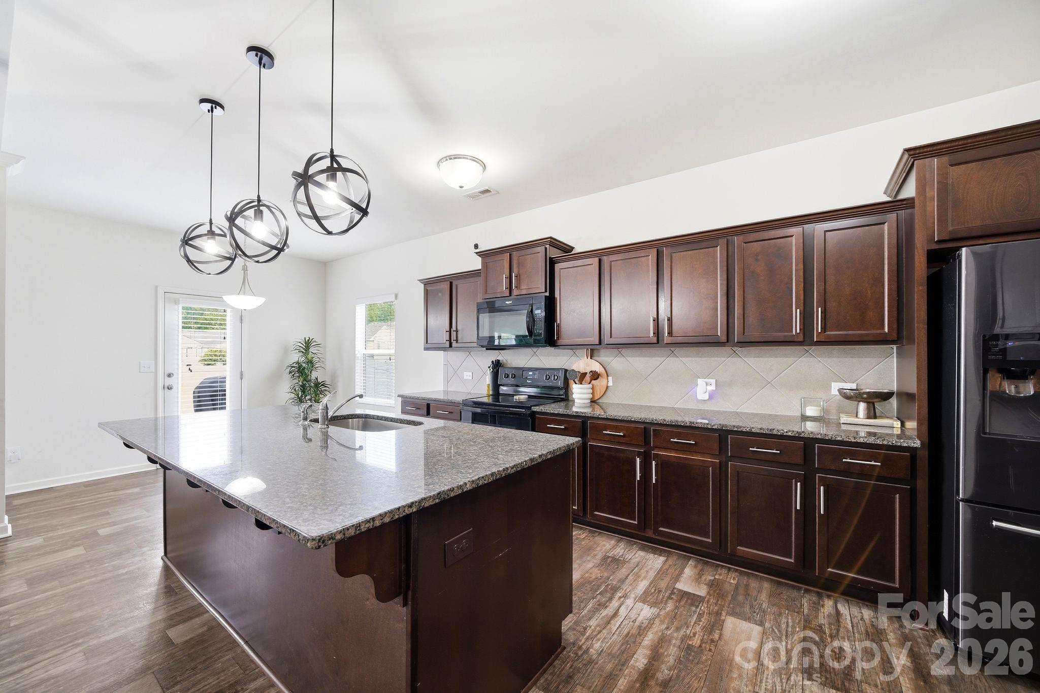 1249 Ettrick Avenue Property Photo 8