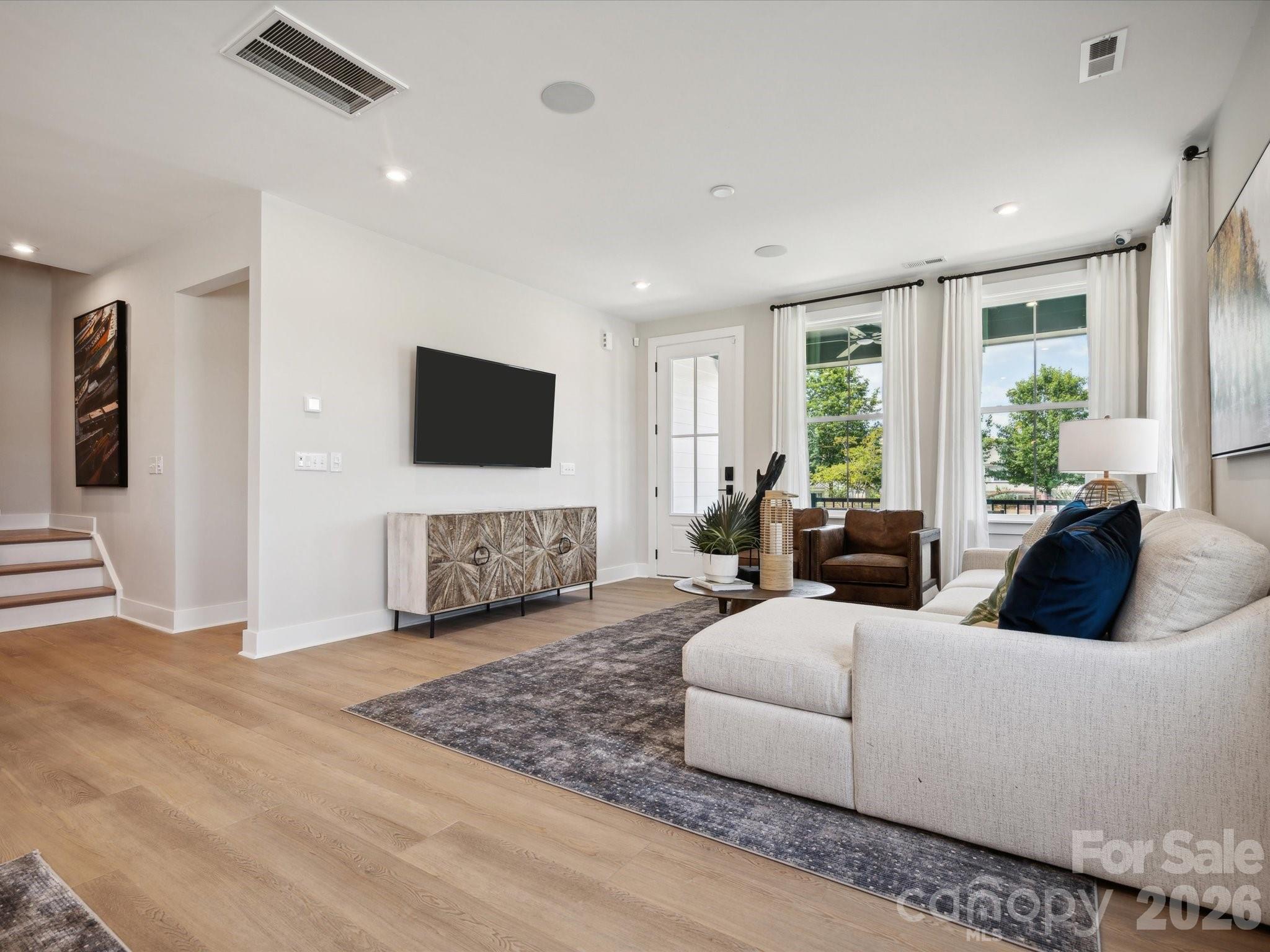 342 Ardmore Drive Property Photo 3