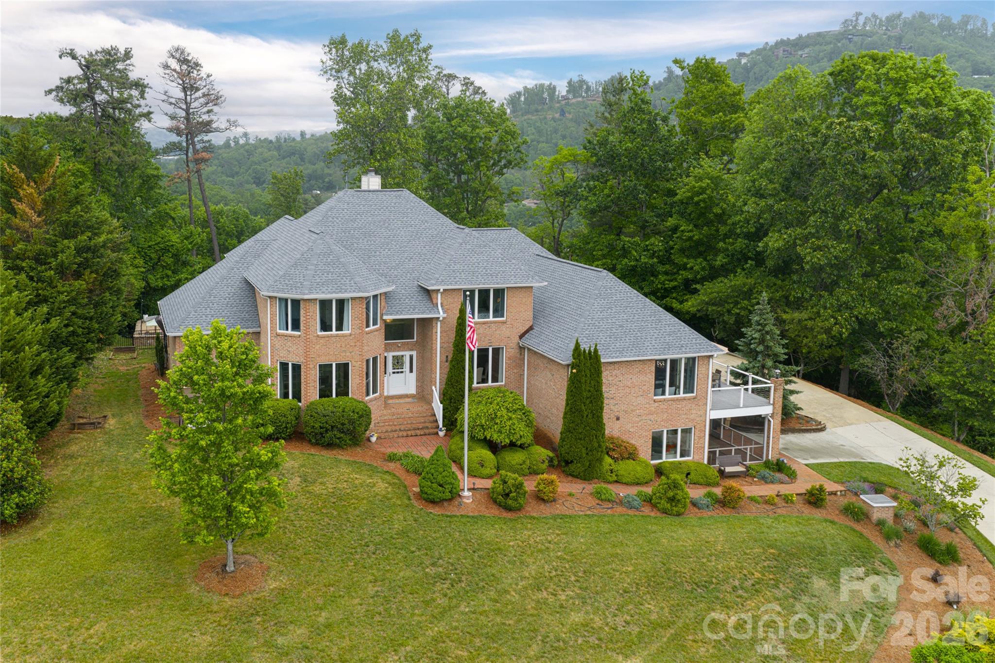 153 Mills Place Property Photo 1