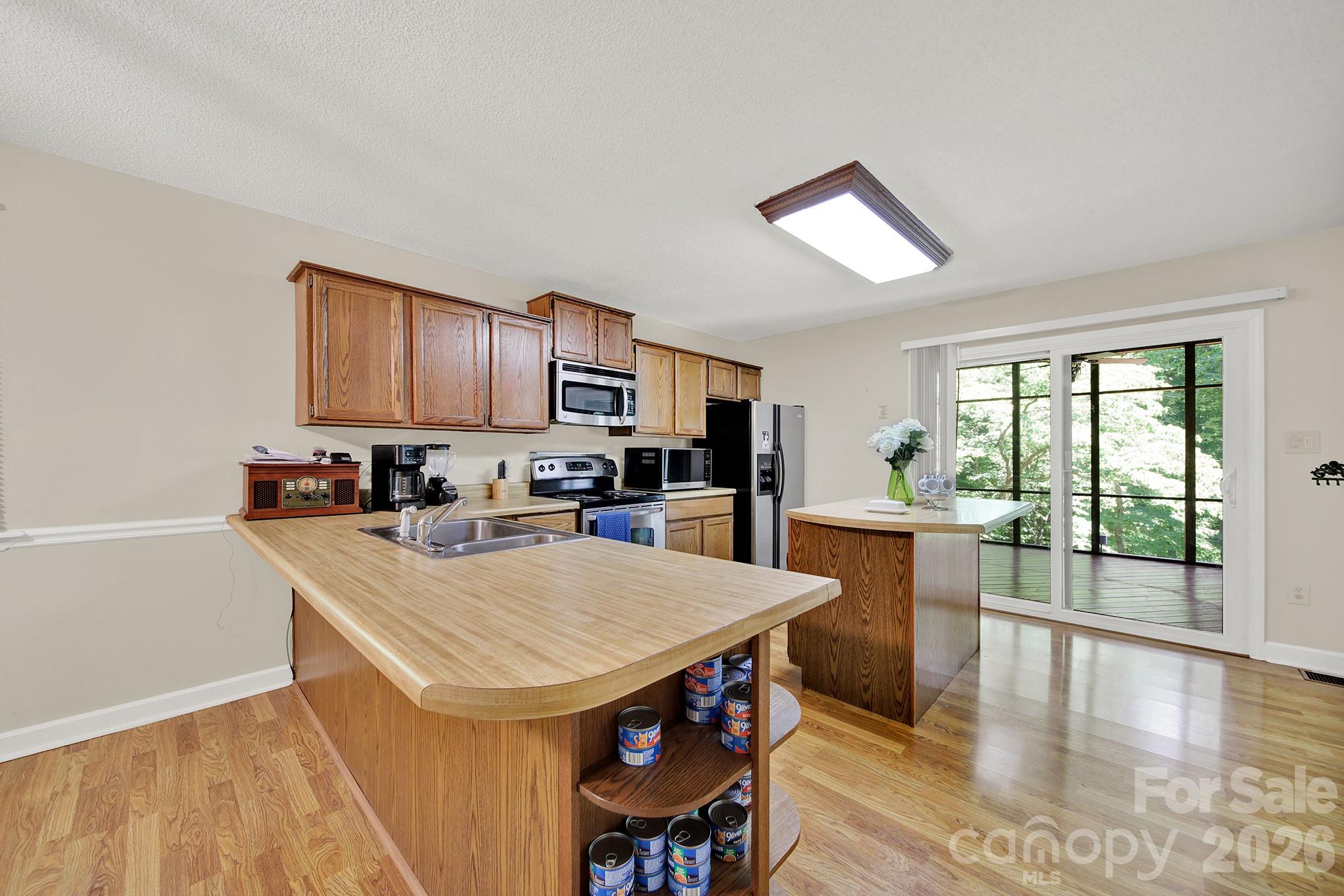 11510 Gelding Drive Property Photo 6