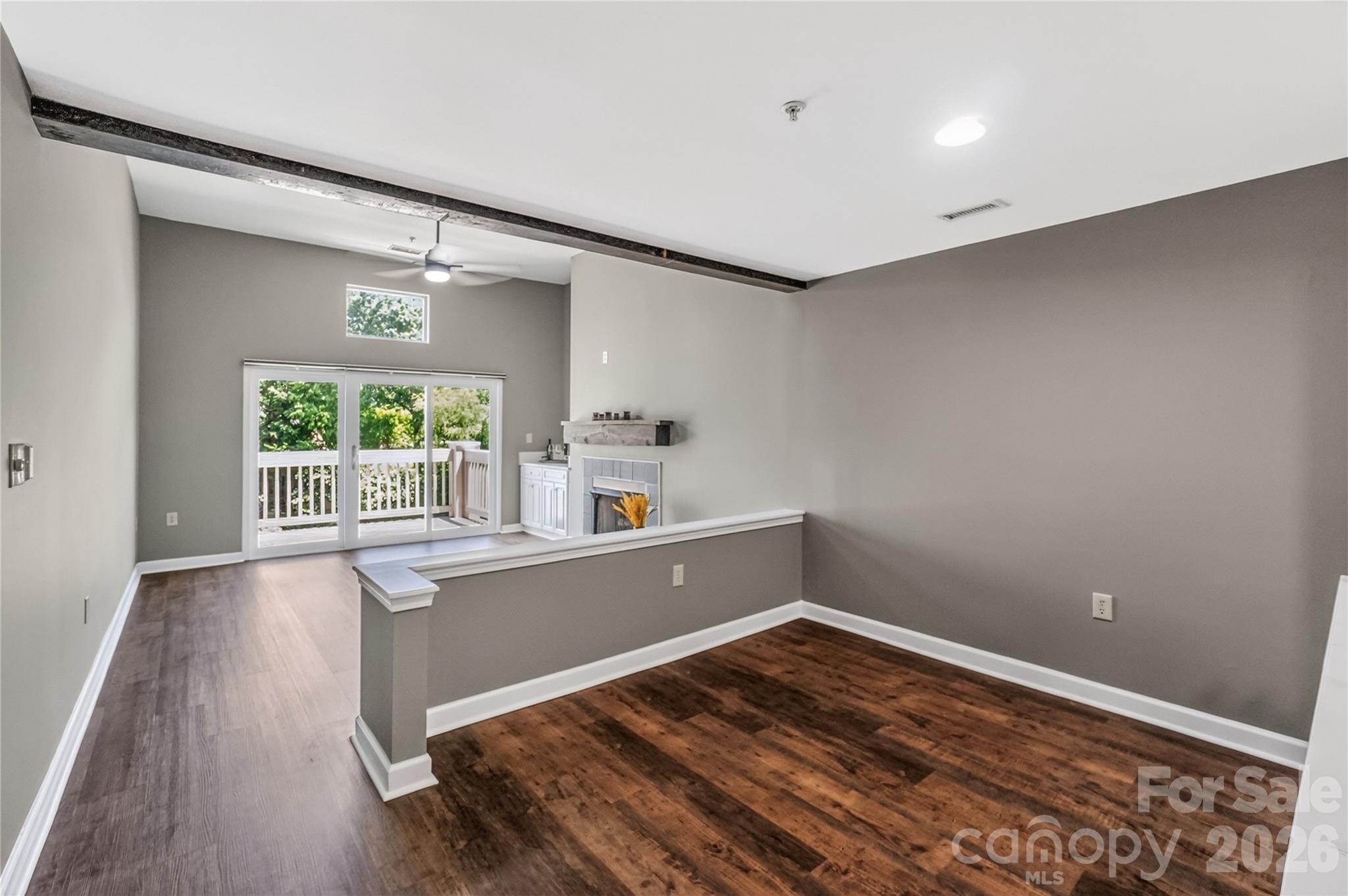104 Pier 33 Drive 312 Property Photo 13