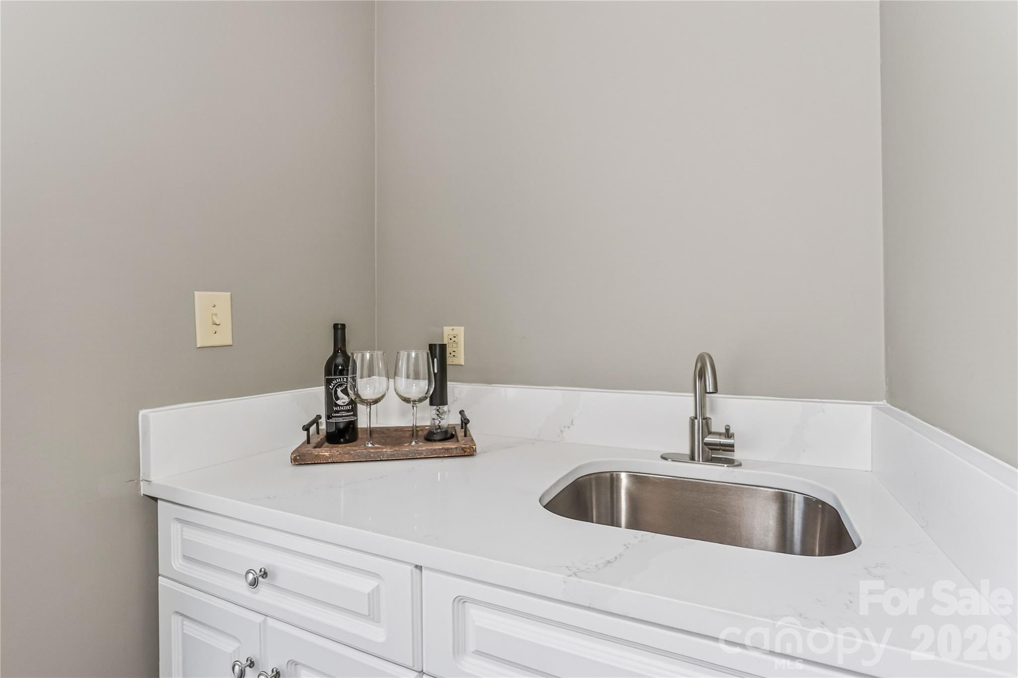 104 Pier 33 Drive 312 Property Photo 15