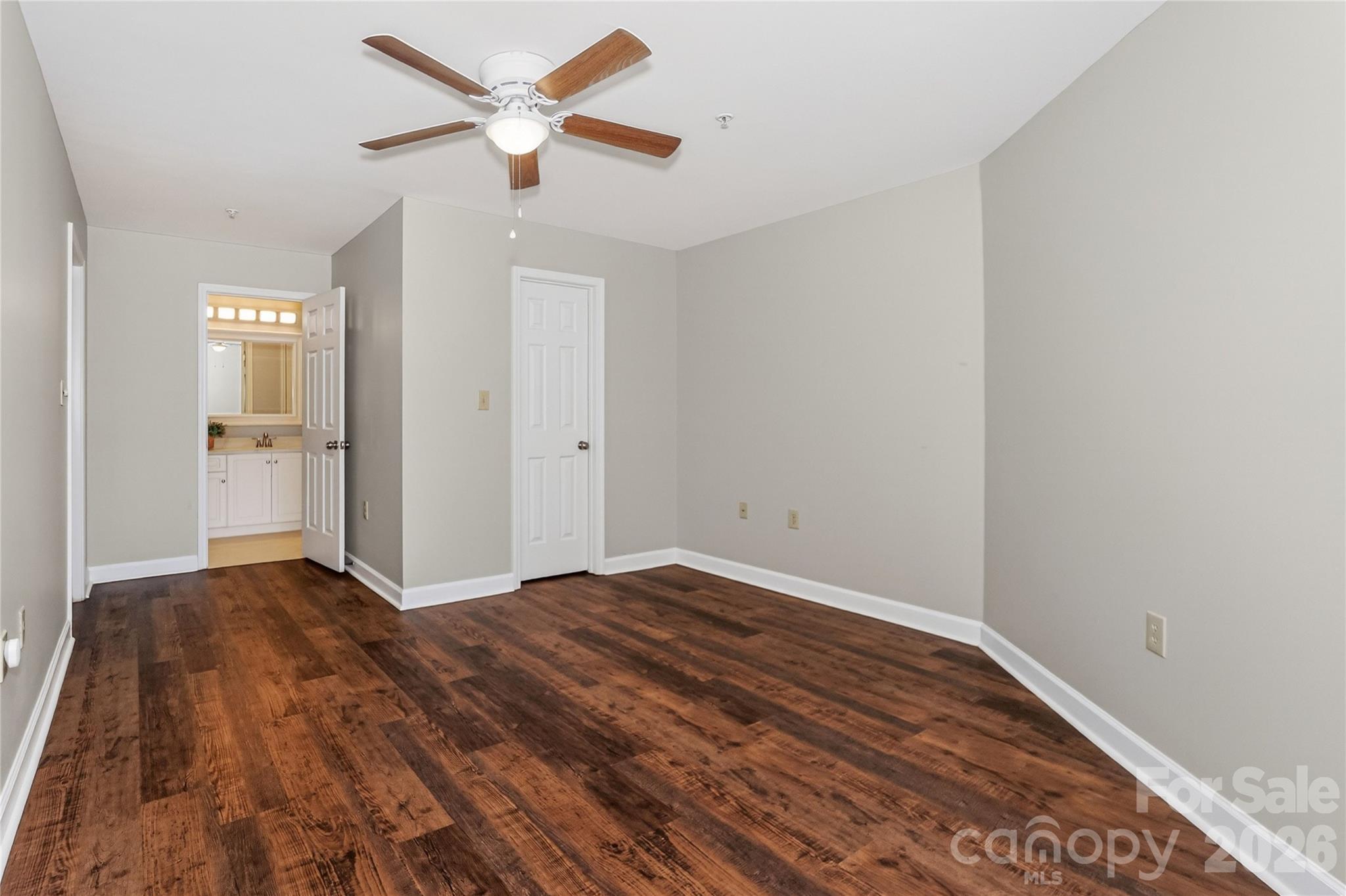 104 Pier 33 Drive 312 Property Photo 18