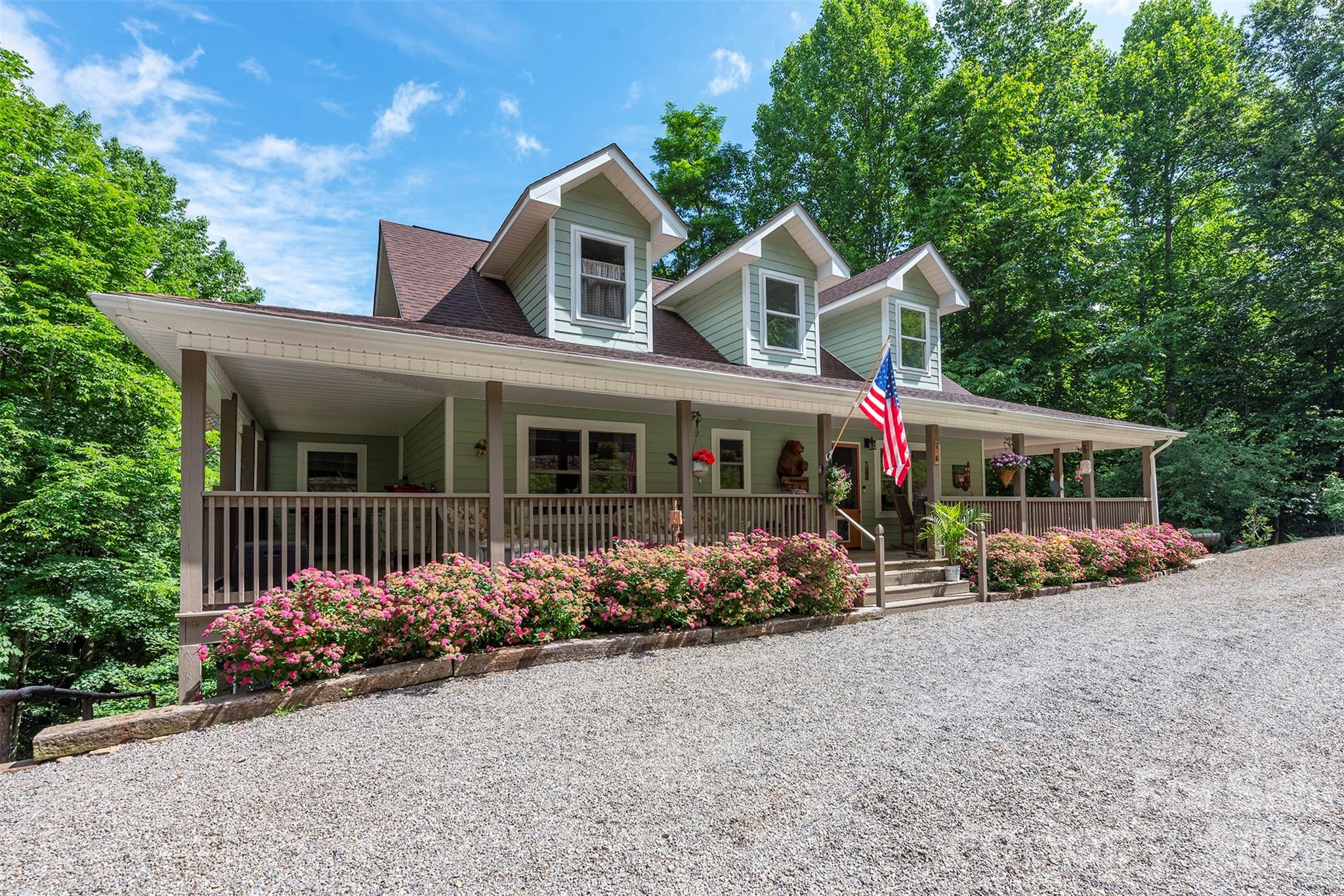 78 Spellbound Road Property Photo 2