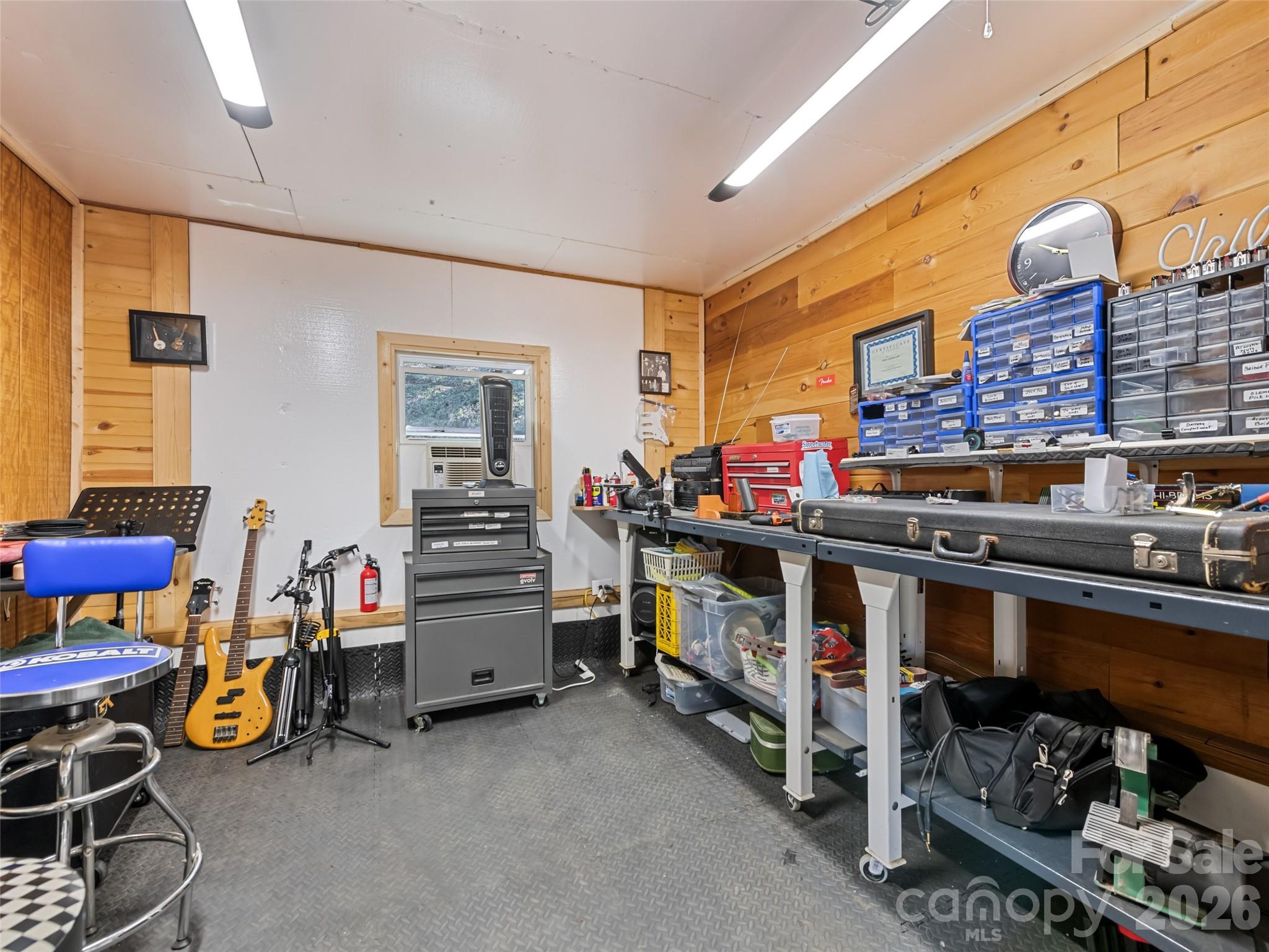 136 Peaceful Valley Drive Property Photo 3