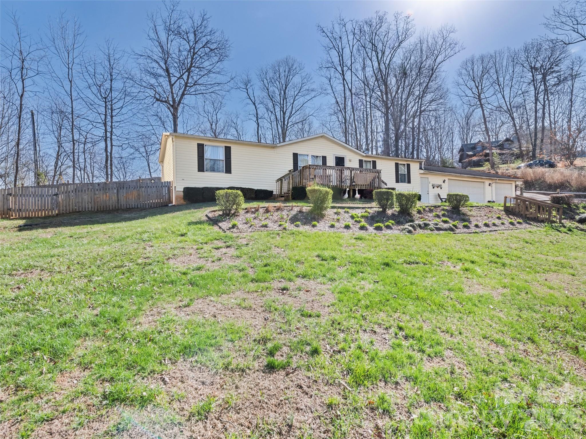 136 Peaceful Valley Drive Property Photo 4