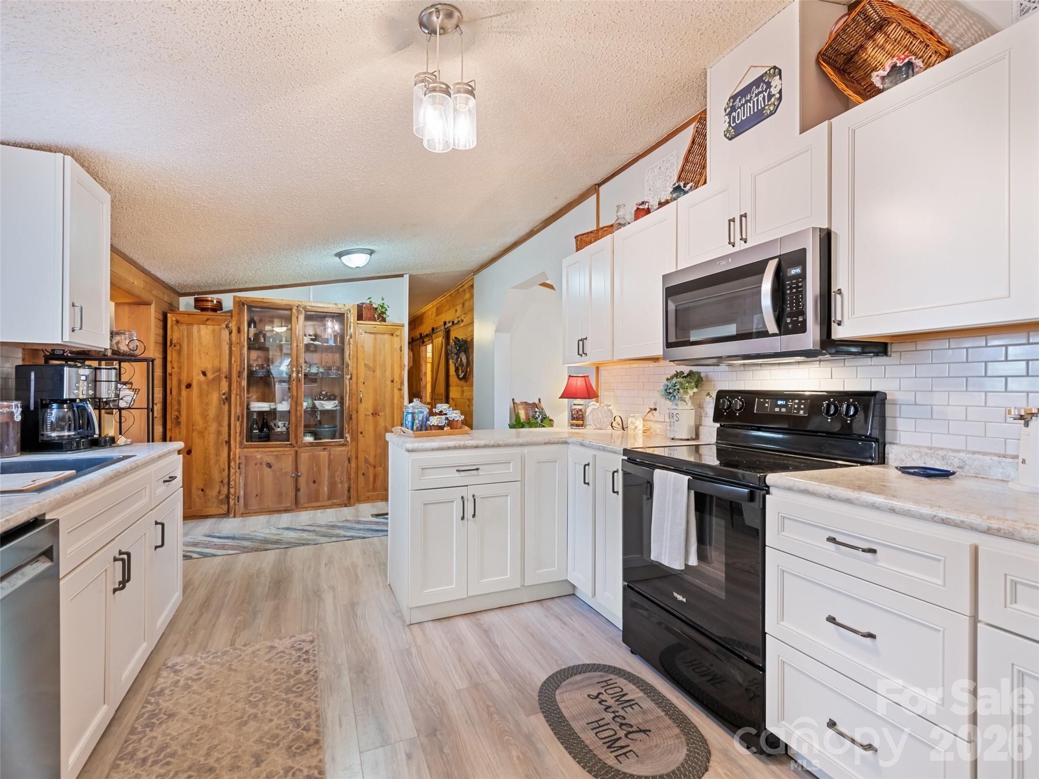 136 Peaceful Valley Drive Property Photo 12