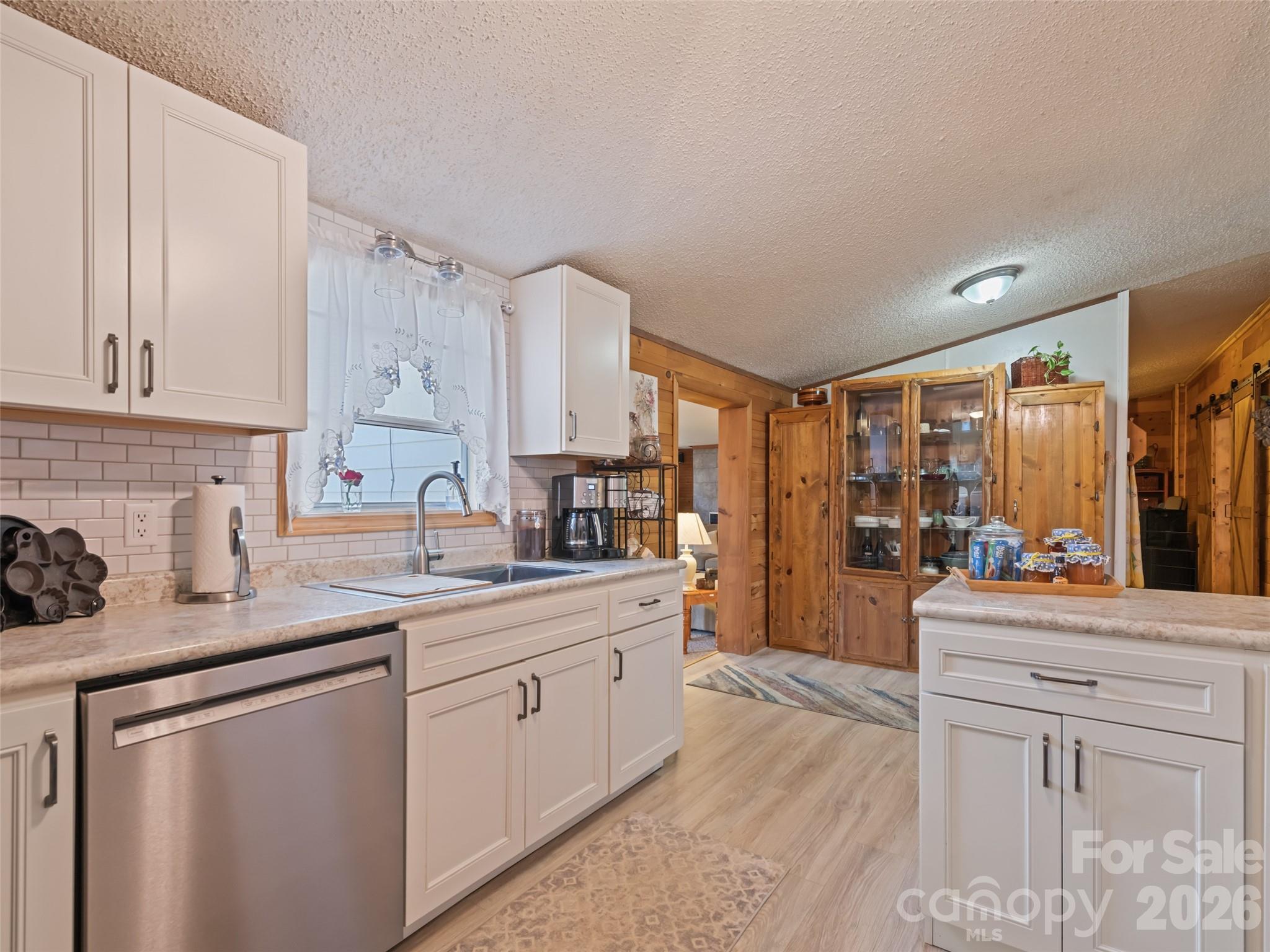 136 Peaceful Valley Drive Property Photo 13